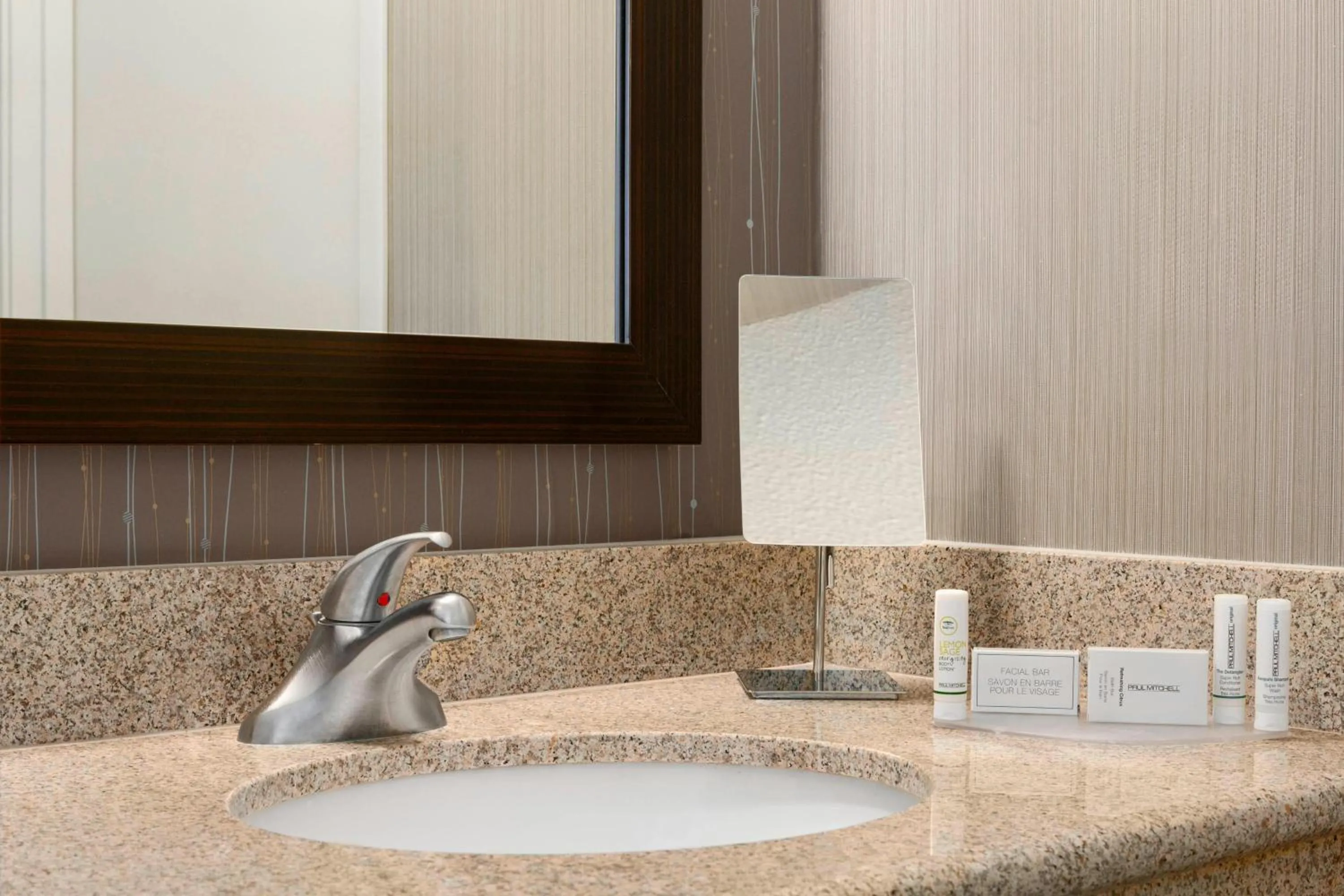 Bathroom in Courtyard by Marriott Springfield