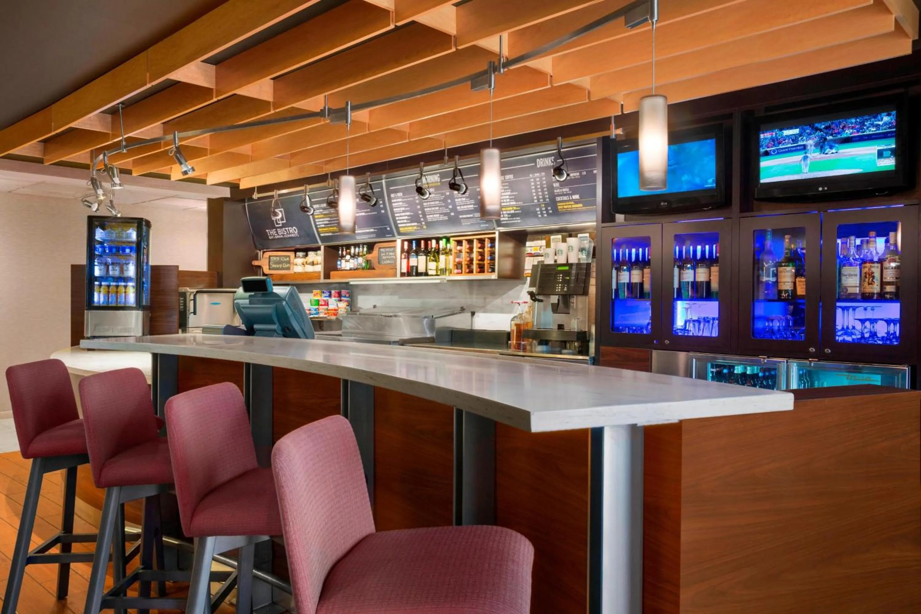 Restaurant/places to eat in Courtyard by Marriott Springfield