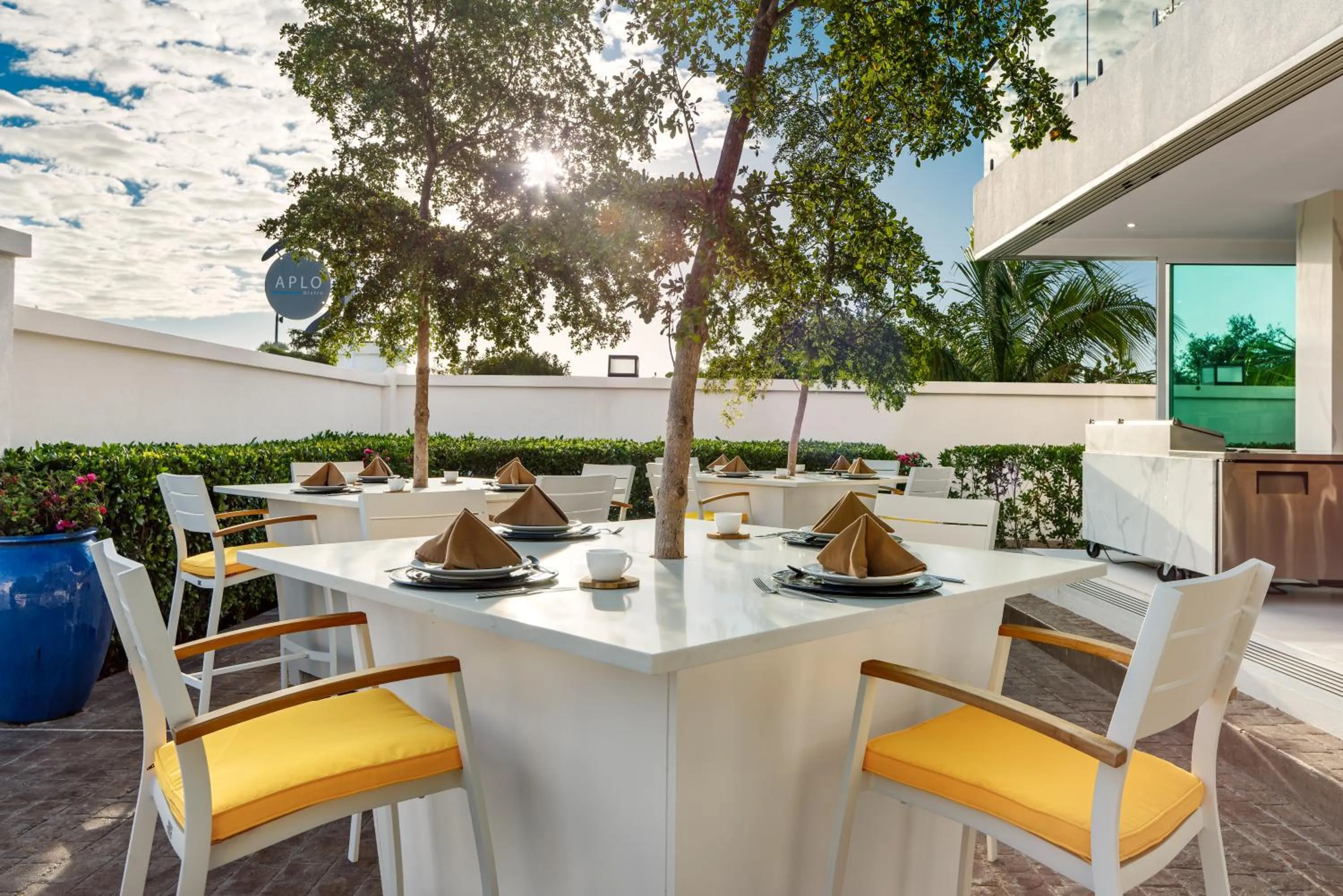 Restaurant/places to eat in The Oasis at Grace Bay