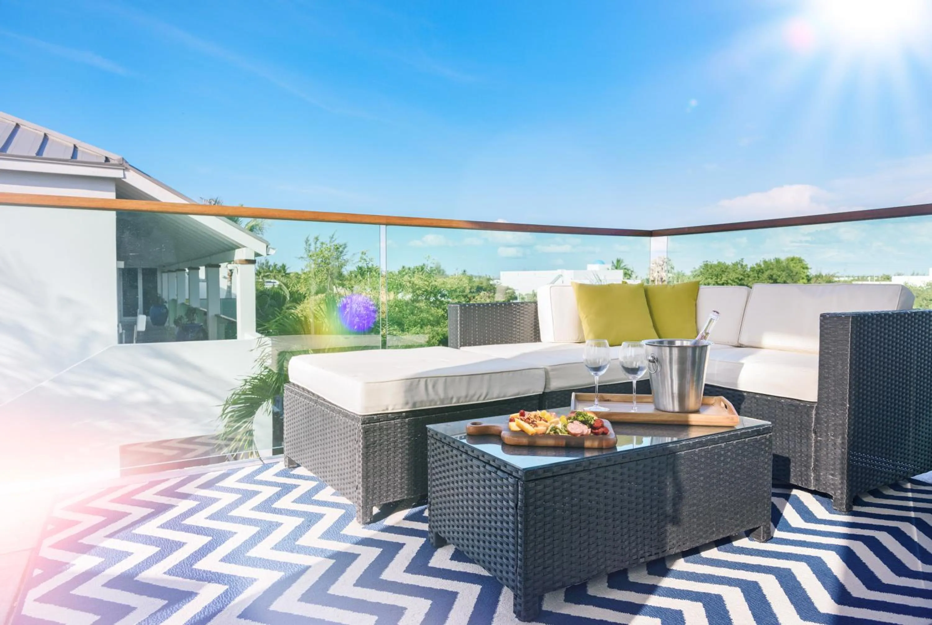 Balcony/Terrace in The Oasis at Grace Bay