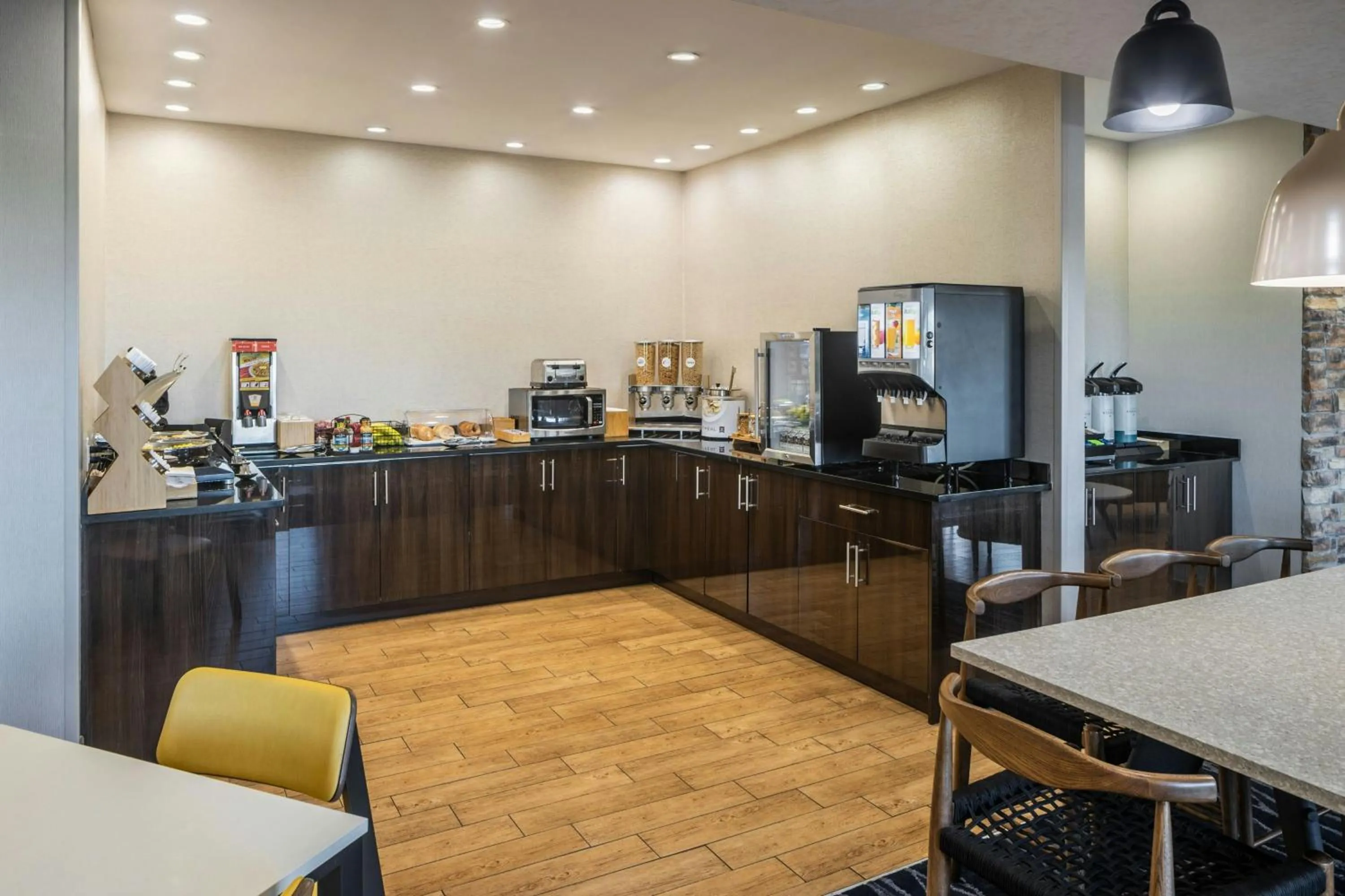 Breakfast in Fairfield Inn by Marriott Richmond