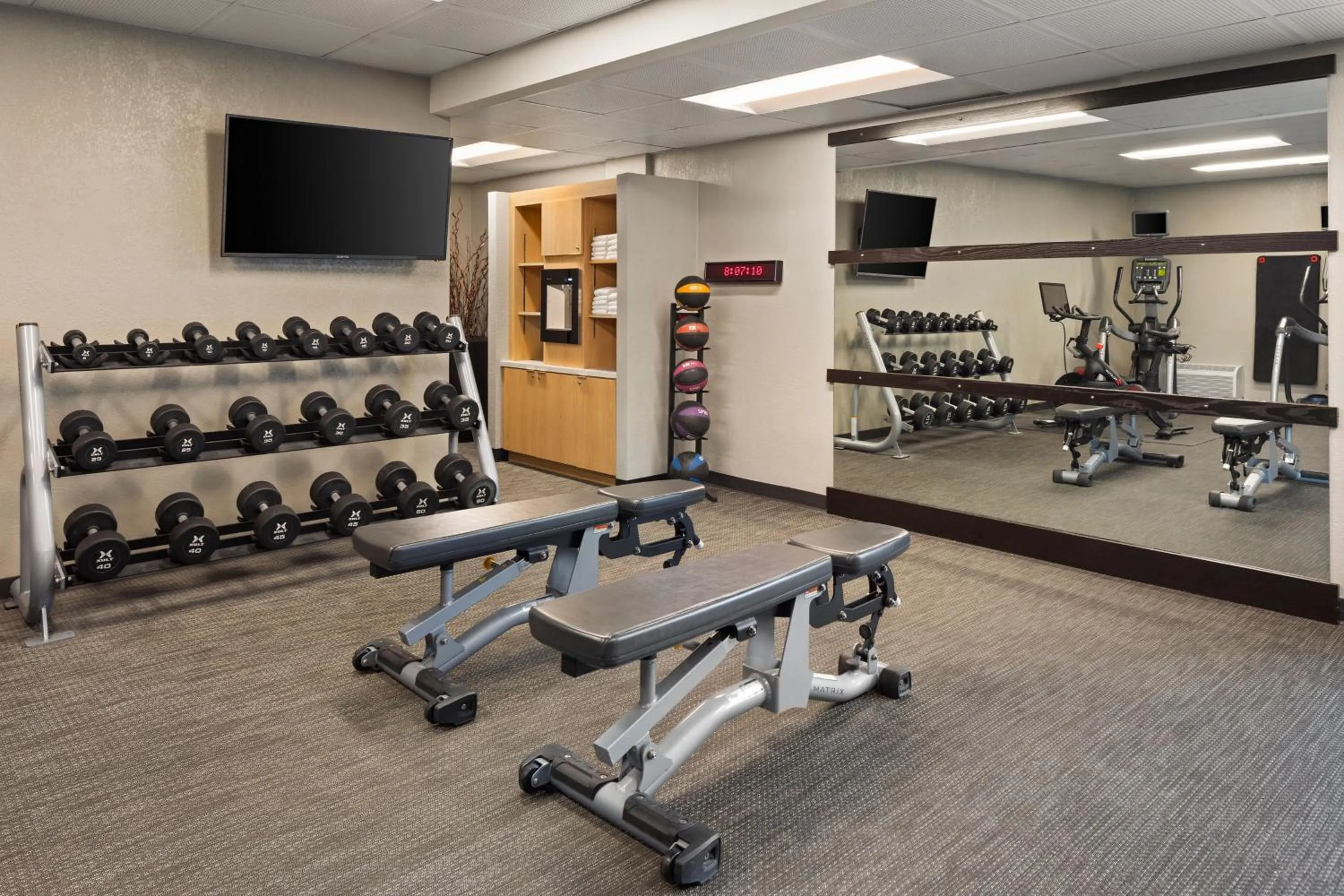 Fitness centre/facilities in Courtyard by Marriott Chicago Waukegan / Gurnee