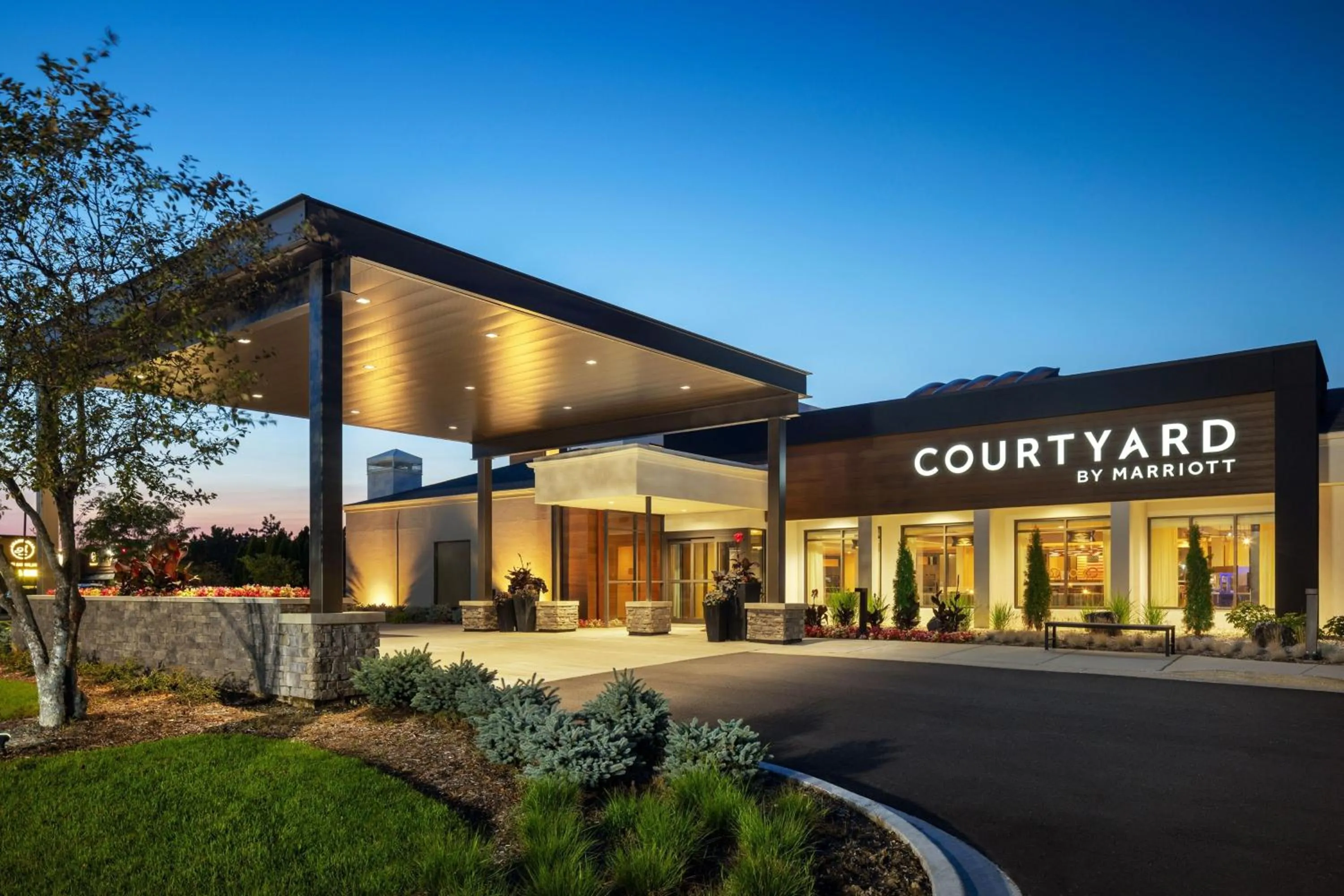 Property building in Courtyard by Marriott Chicago Waukegan / Gurnee