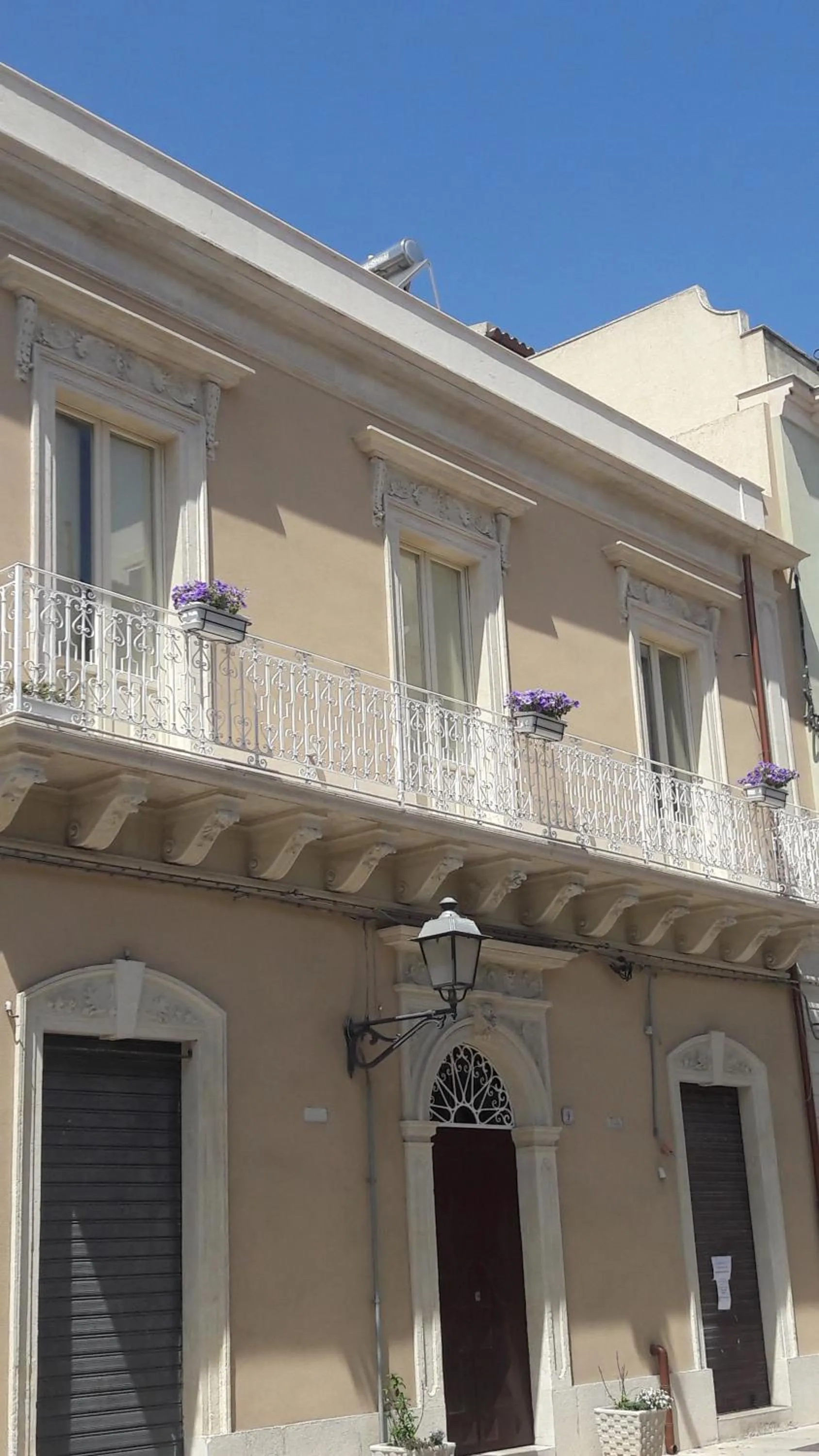 Facade/entrance in "Suliscenti" Dimora Siciliana B&B