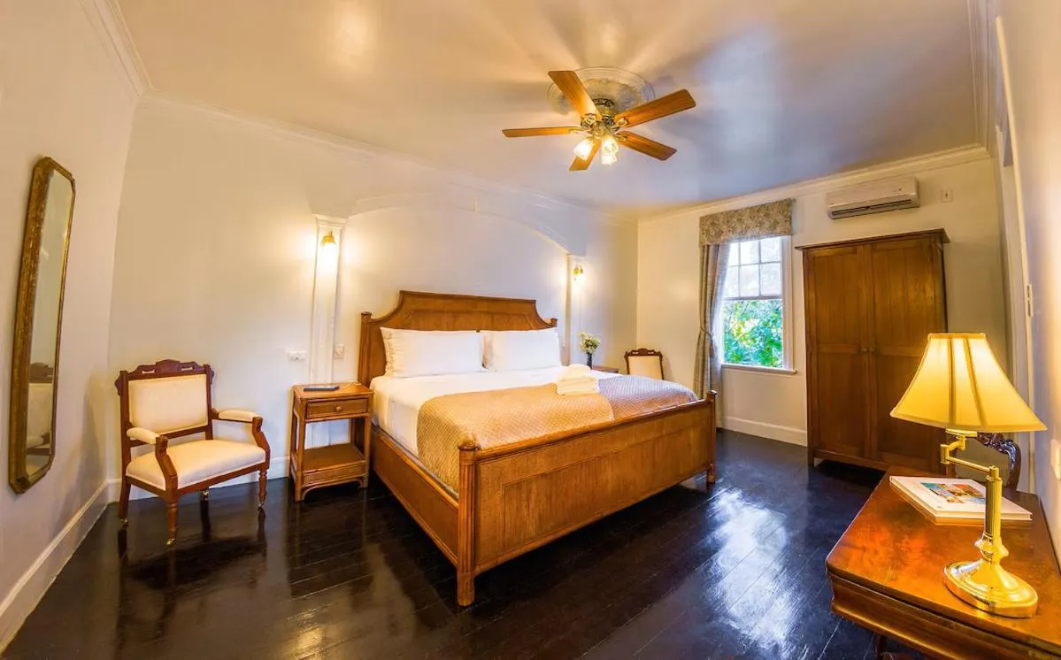 Bed in Turks Head Inne