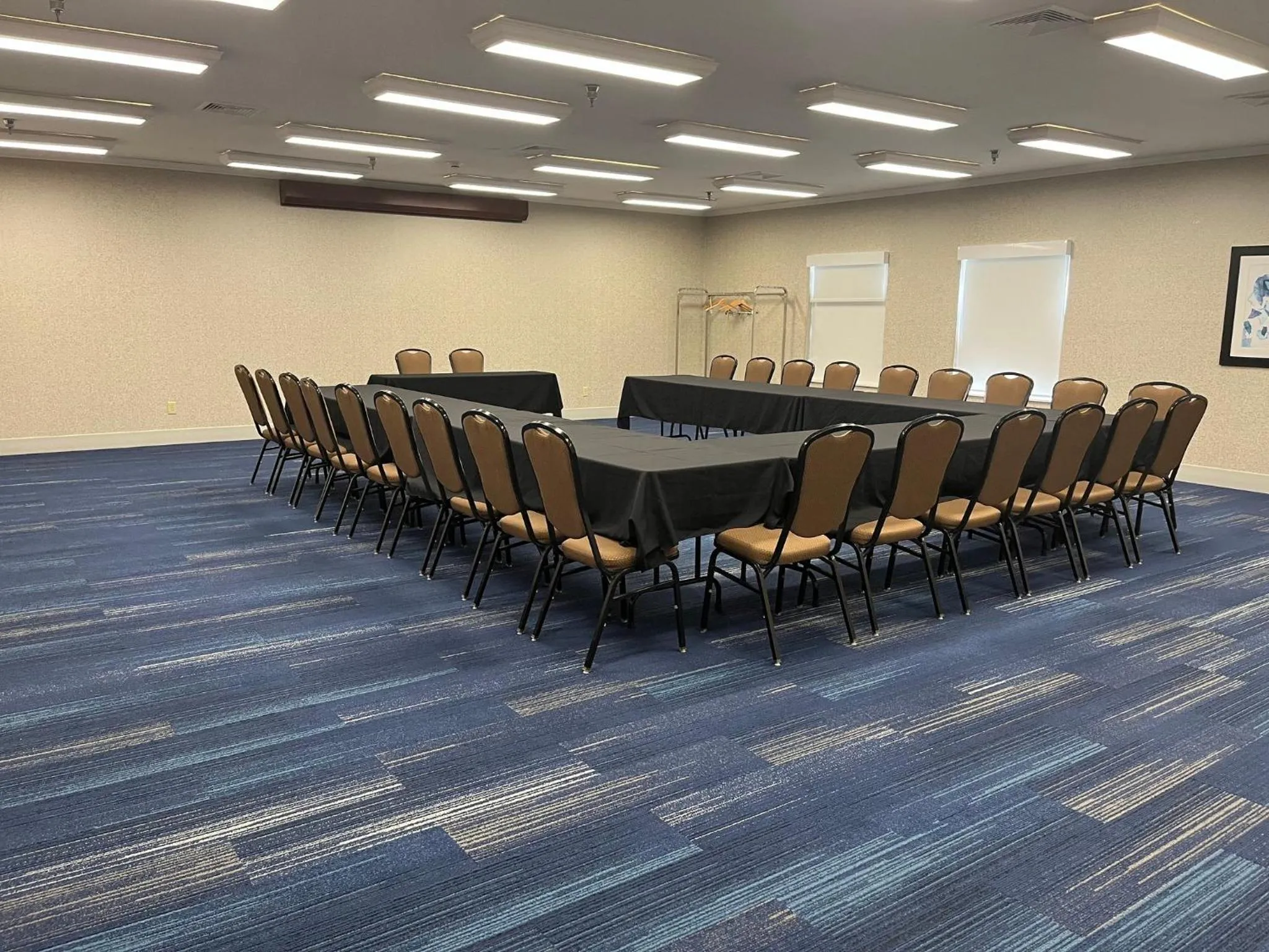 Meeting/conference room in Holiday Inn Express Hotel & Suites Sioux Falls At Empire Mall by IHG