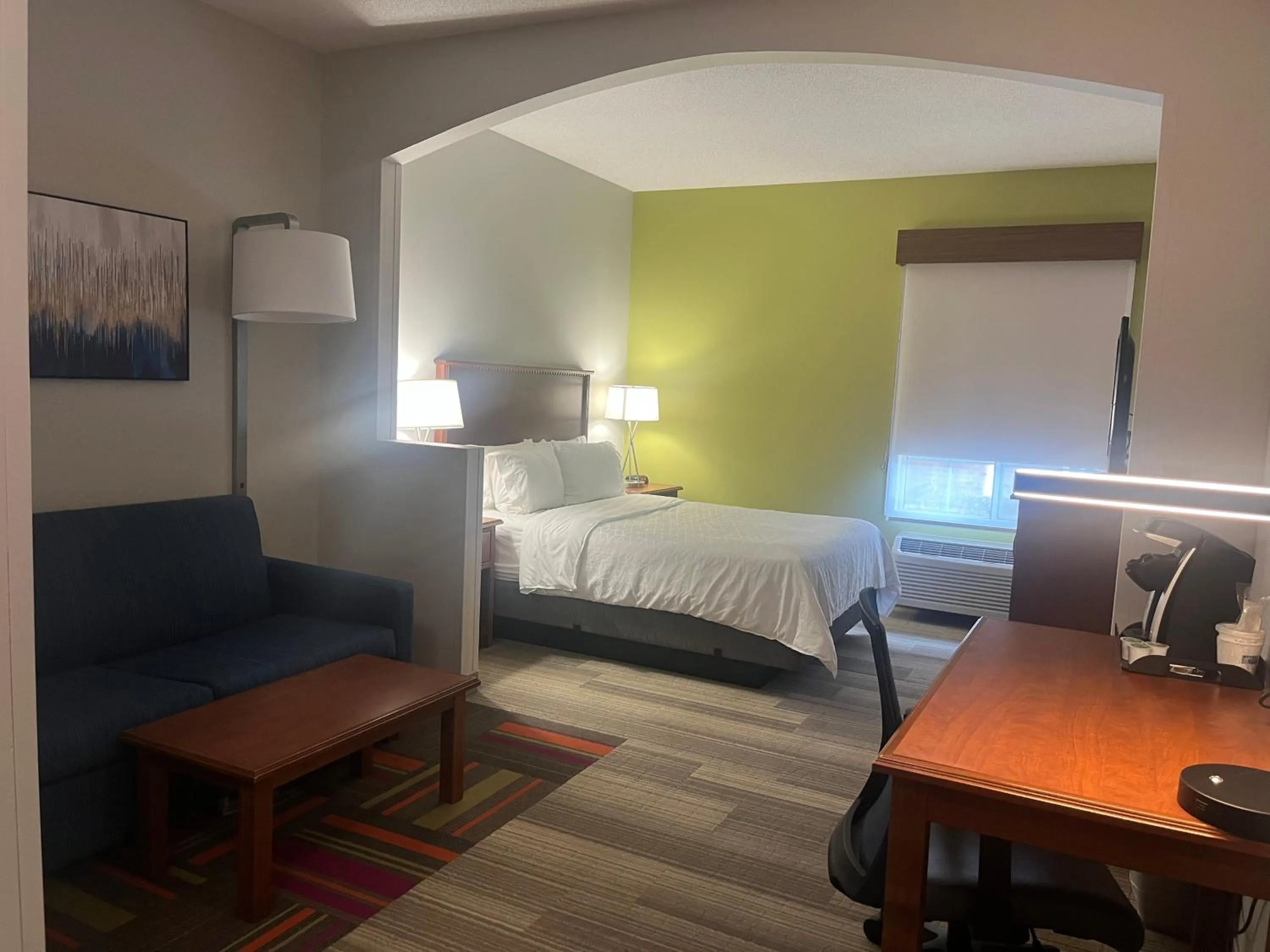 Bed in Holiday Inn Express Hotel & Suites Sioux Falls At Empire Mall by IHG