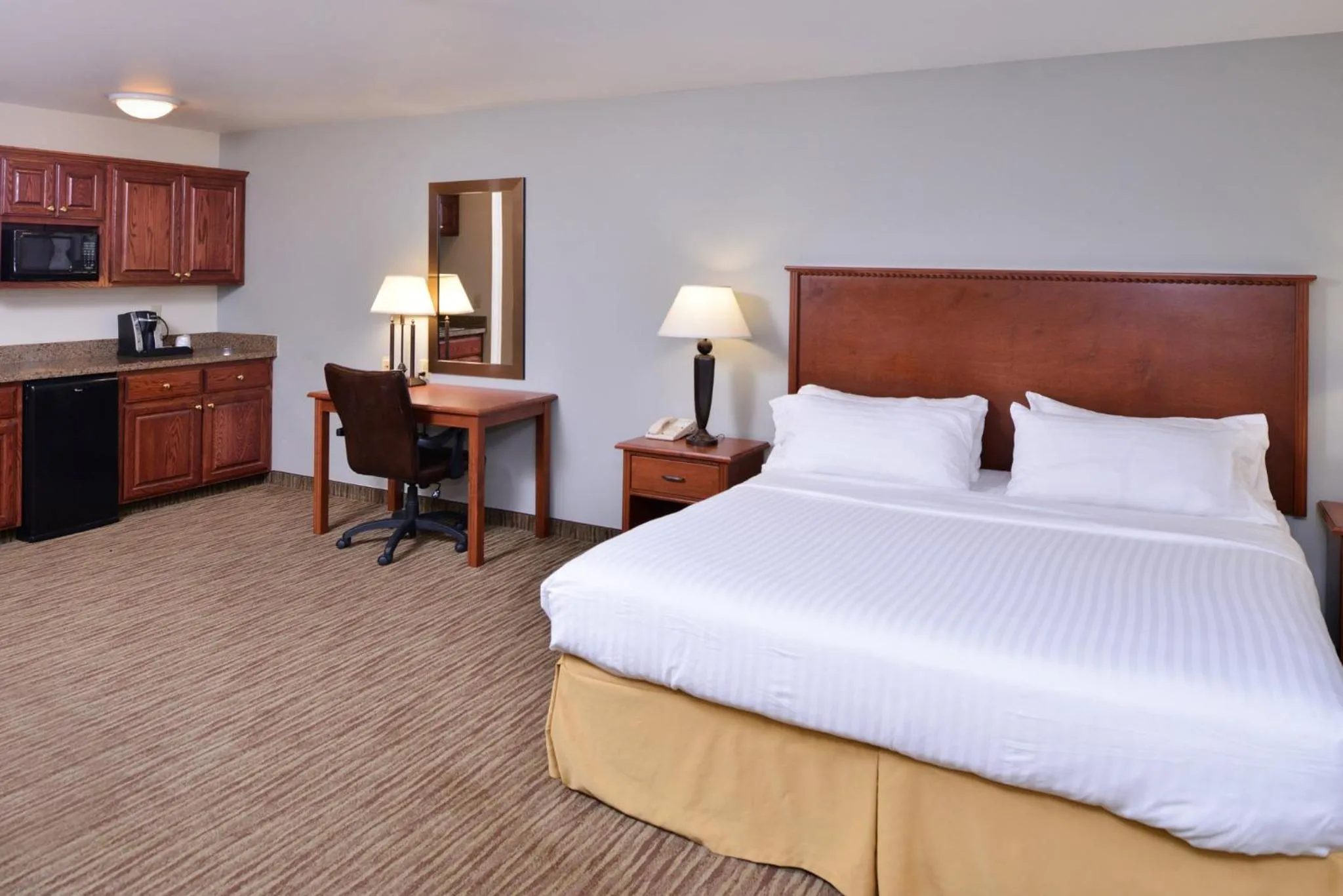 Photo of the whole room, Bed in Holiday Inn Express Hotel & Suites Sioux Falls At Empire Mall by IHG