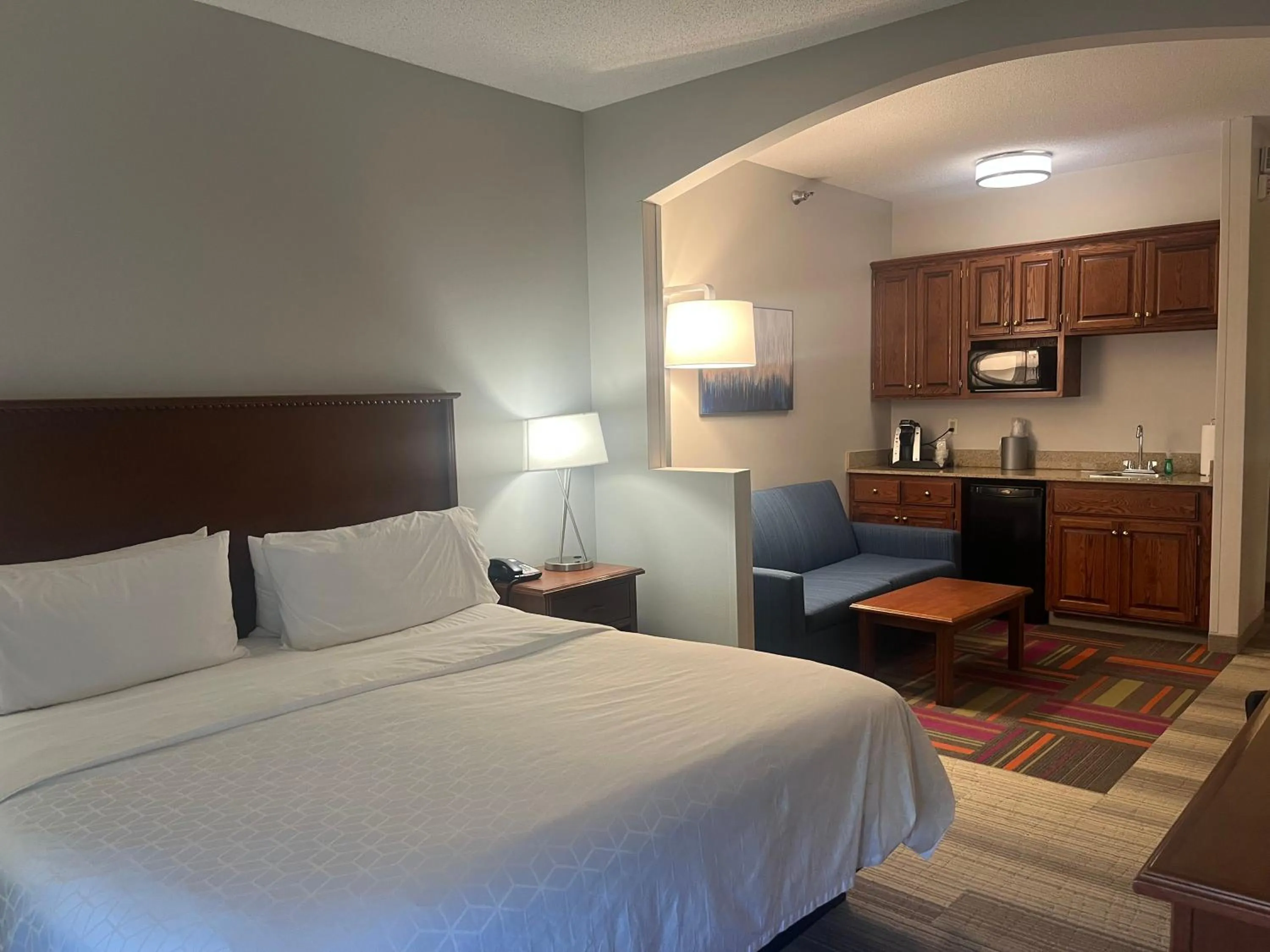 Bed in Holiday Inn Express Hotel & Suites Sioux Falls At Empire Mall by IHG