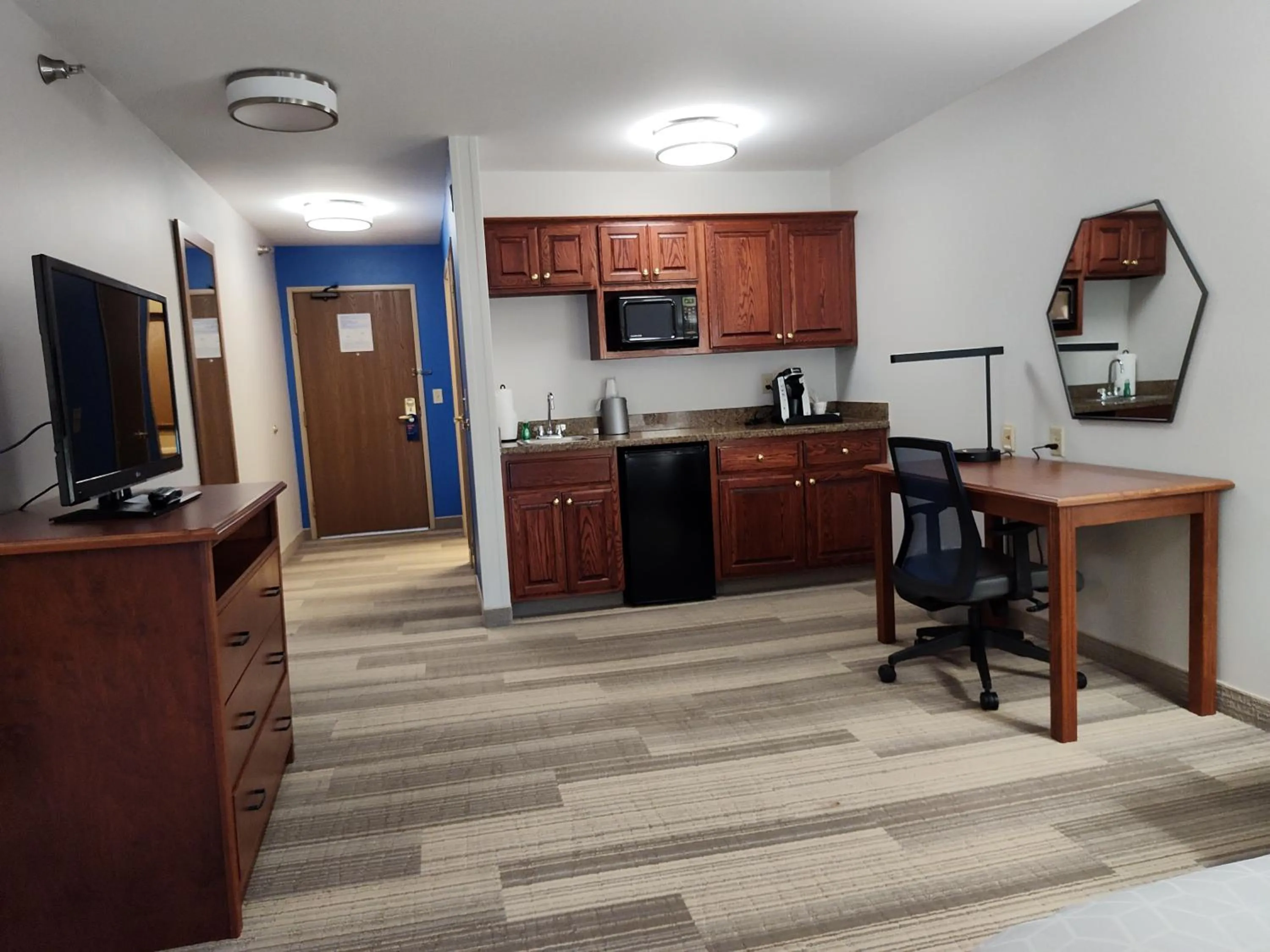 Holiday Inn Express Hotel & Suites Sioux Falls At Empire Mall by IHG
