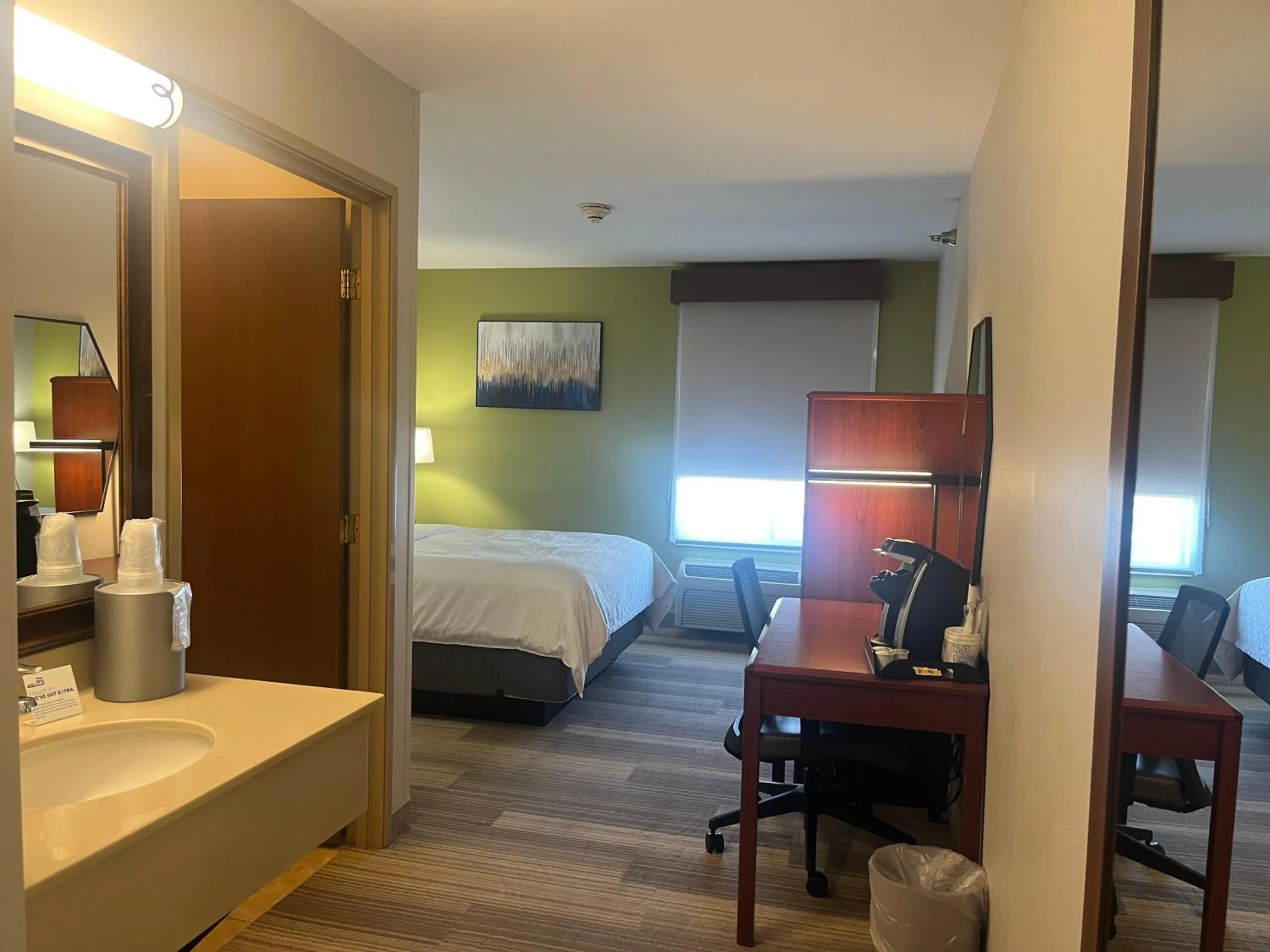 Bed in Holiday Inn Express Hotel & Suites Sioux Falls At Empire Mall by IHG