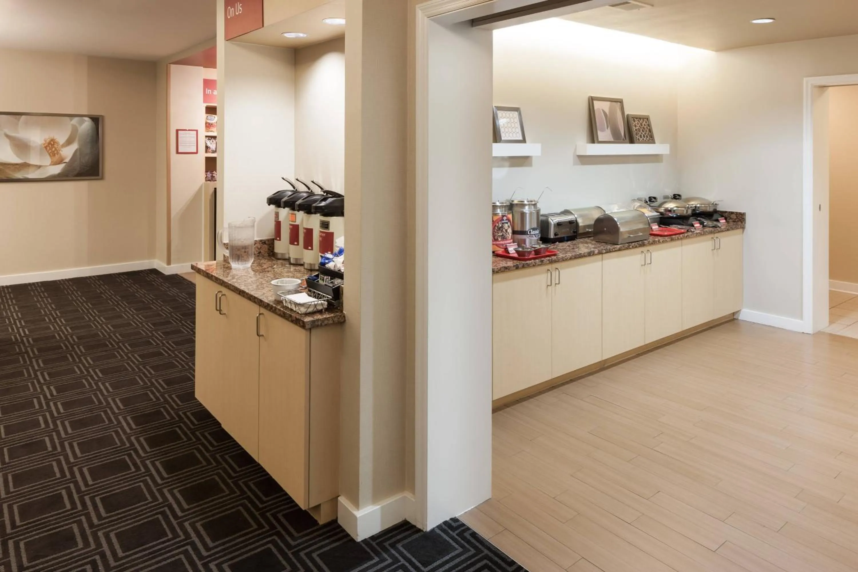 Breakfast in TownePlace Suites Columbia Southeast / Fort Jackson