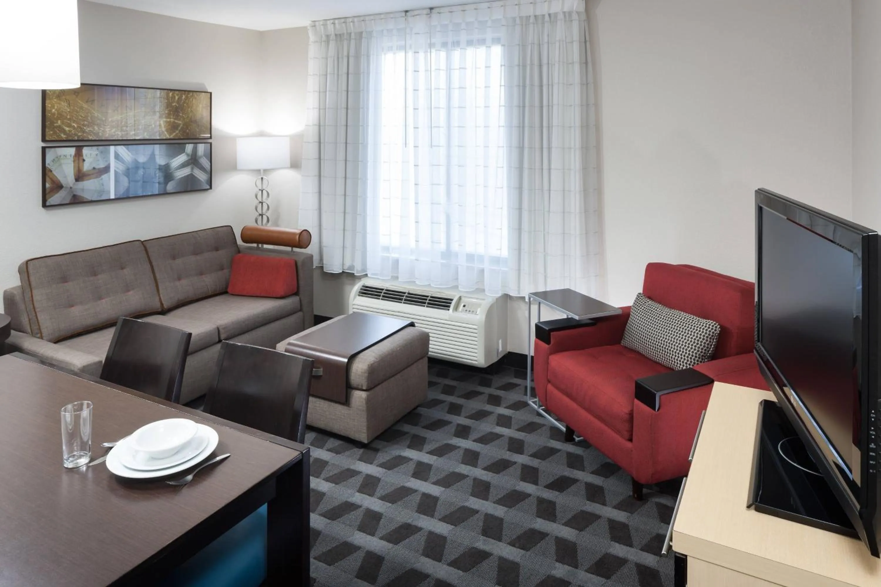 Living room in TownePlace Suites Columbia Southeast / Fort Jackson