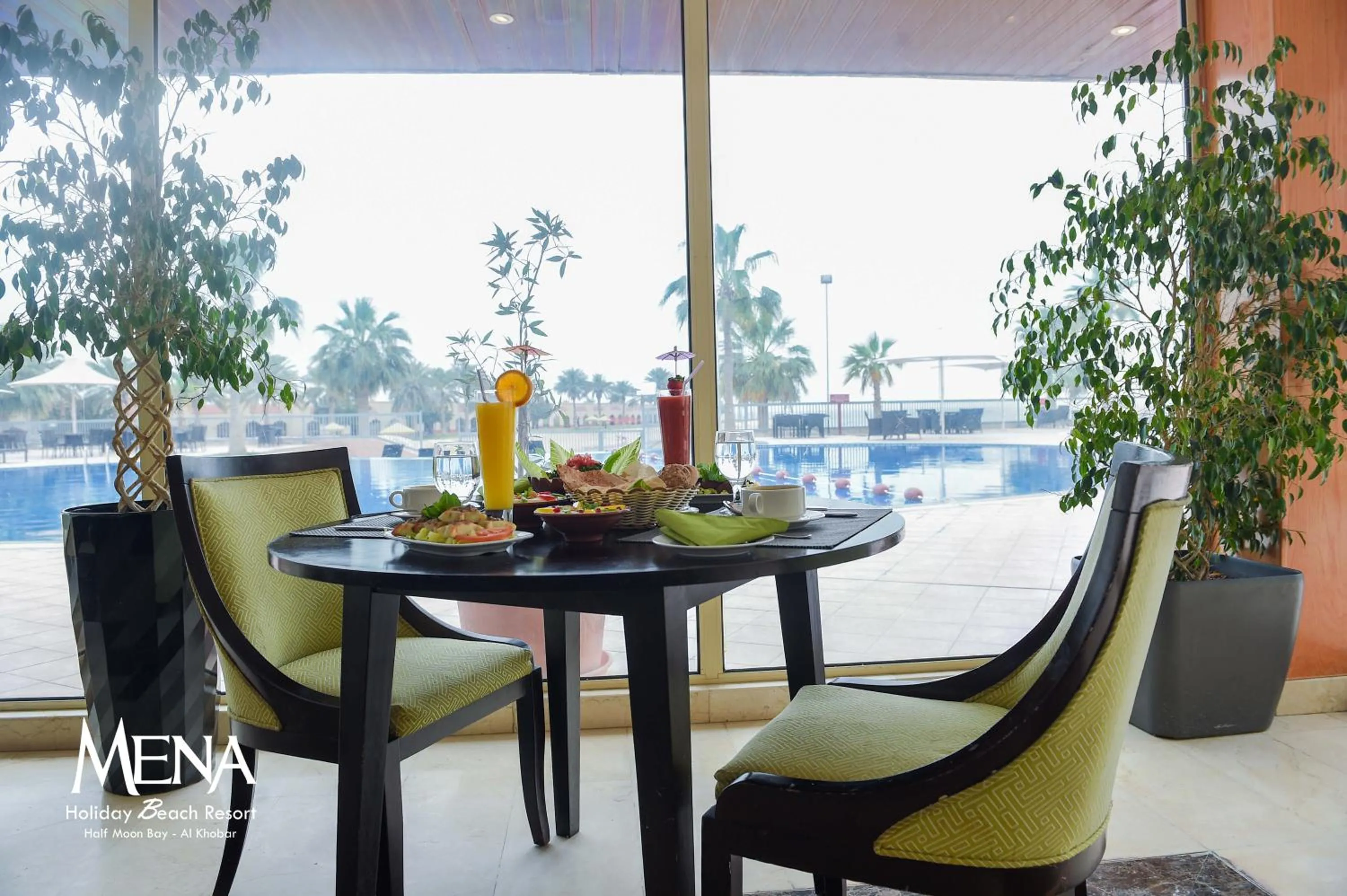 Restaurant/places to eat in Mena Holiday Beach Resort Half Moon