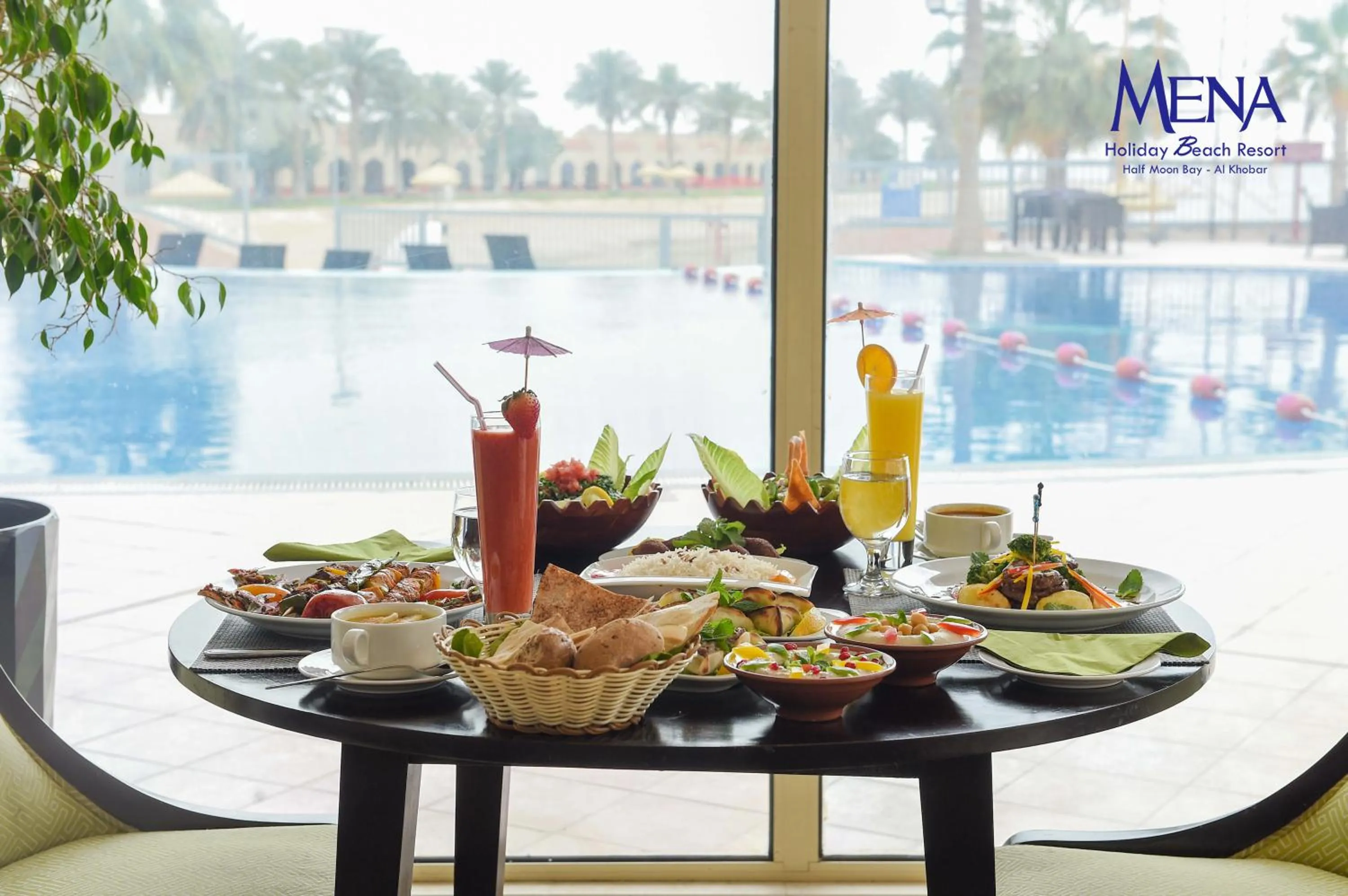 Restaurant/places to eat in Mena Holiday Beach Resort Half Moon