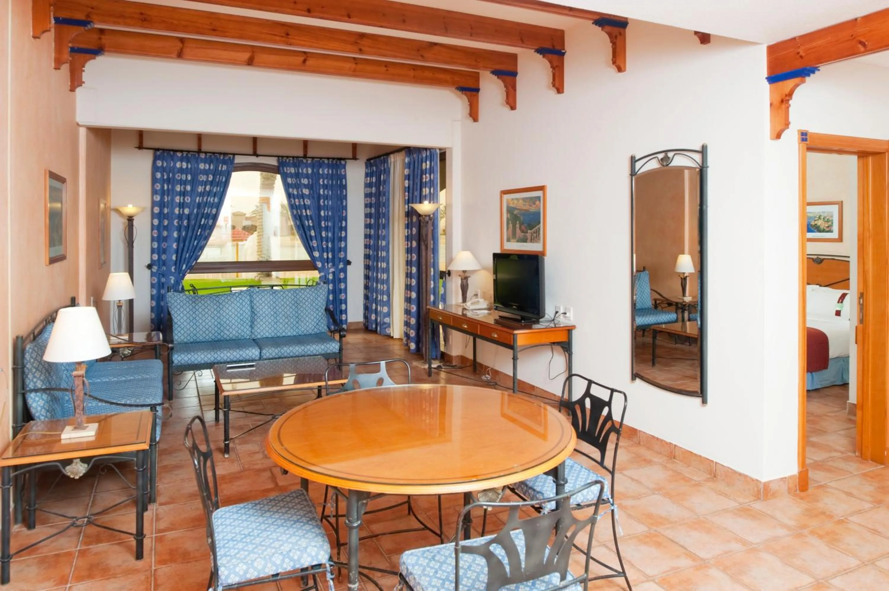 Photo of the whole room in Mena Holiday Beach Resort Half Moon