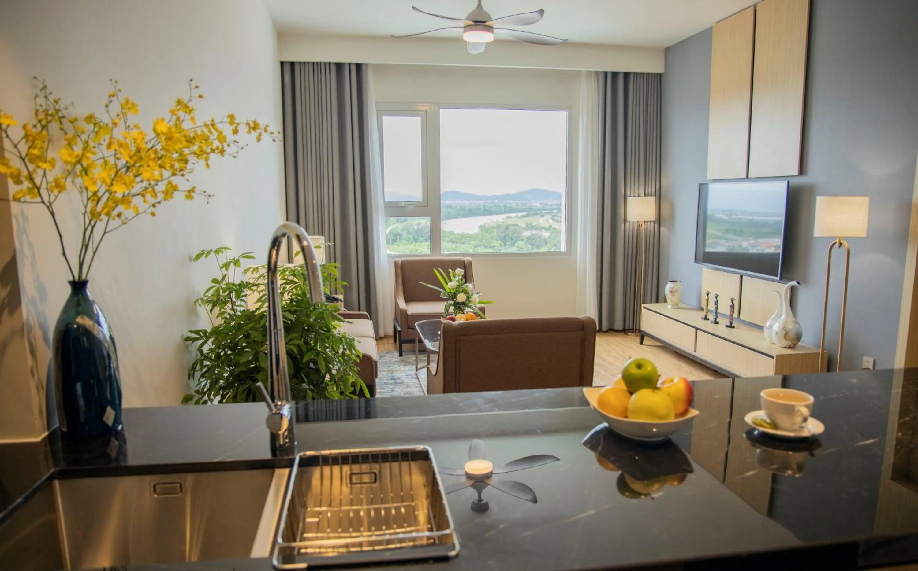 Seating area in Pearl River Hotel