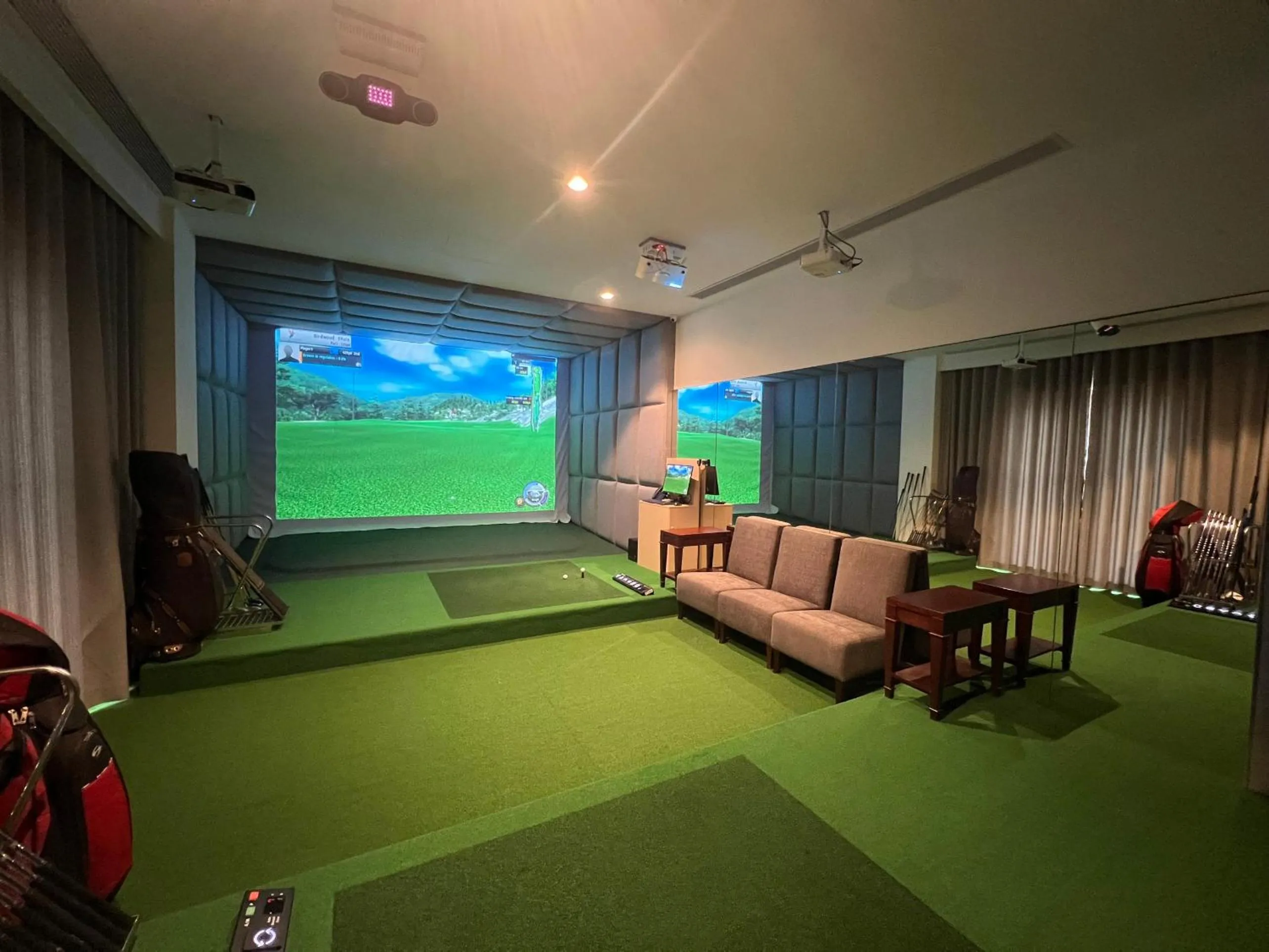 Game Room in Pearl River Hotel