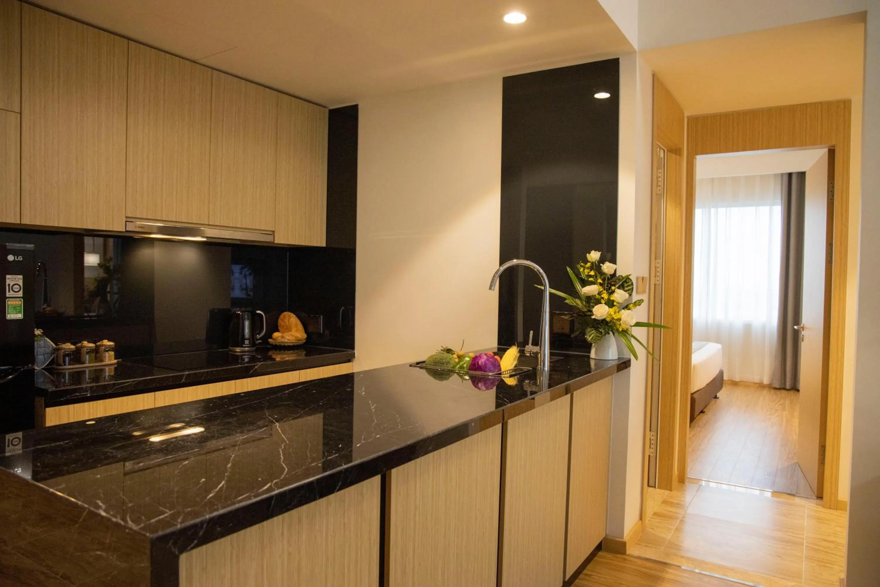Kitchen or kitchenette in Pearl River Hotel