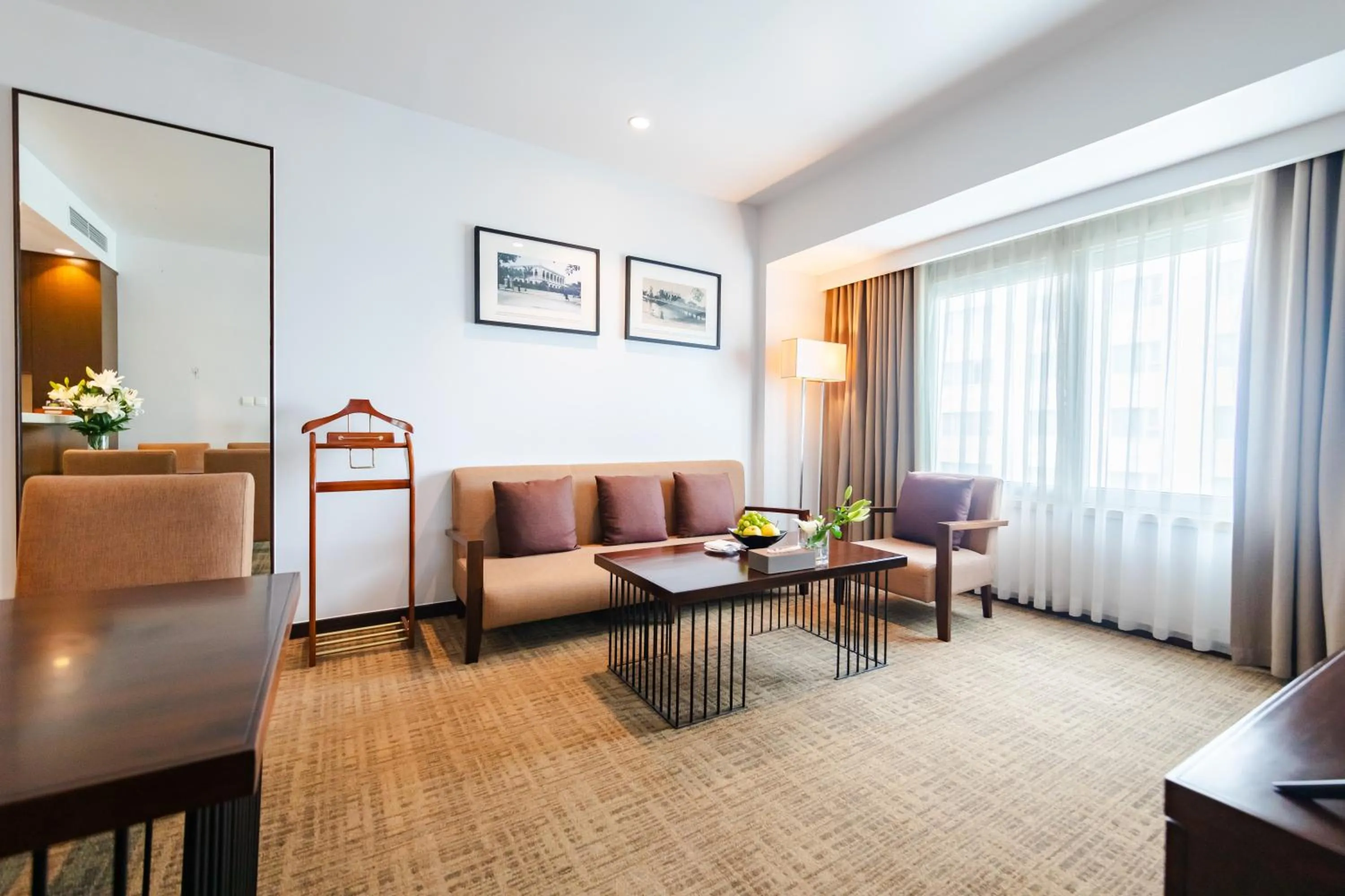 Living room in Pearl River Hotel