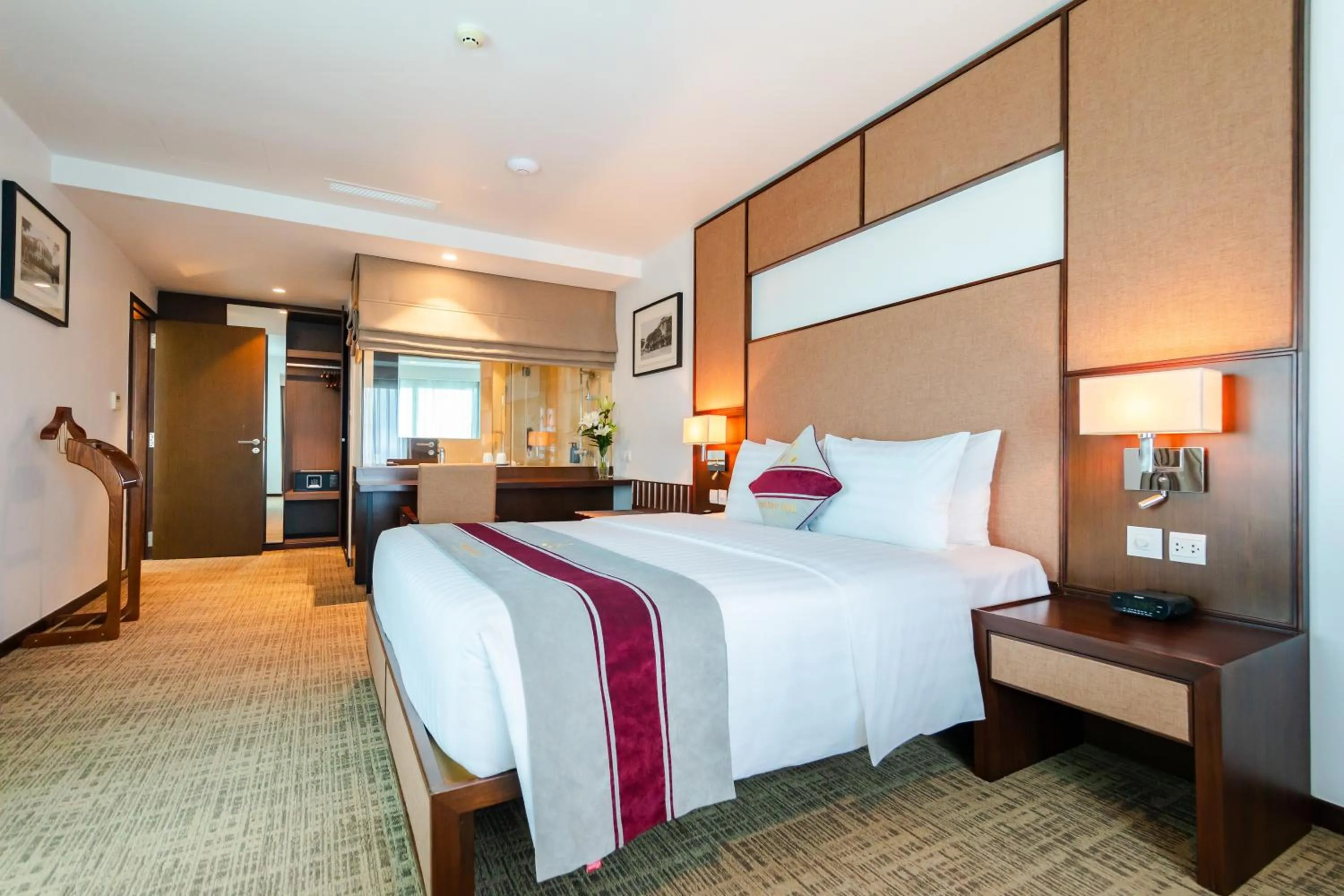 Bedroom, Bed in Pearl River Hotel