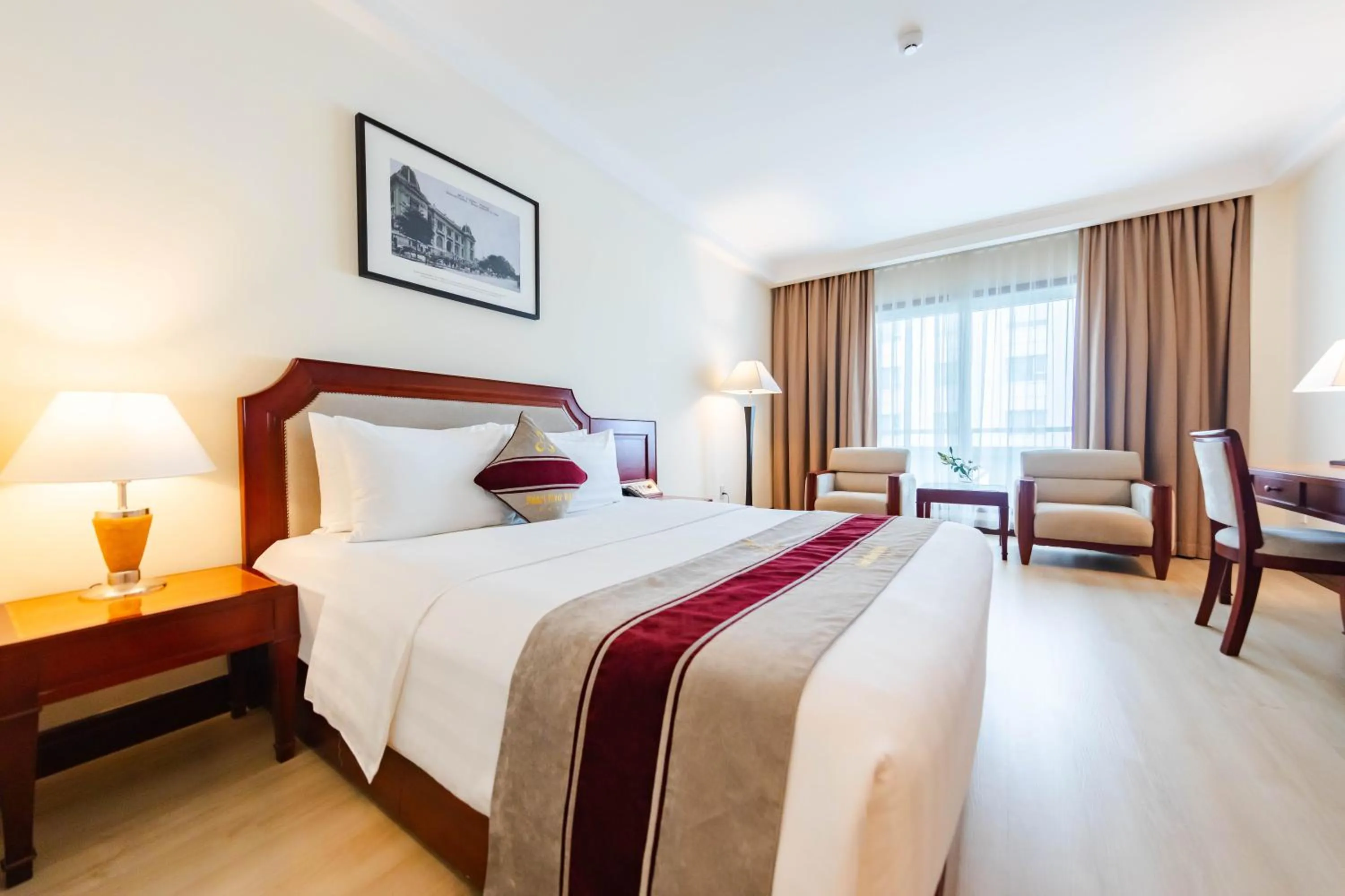 Bed in Pearl River Hotel