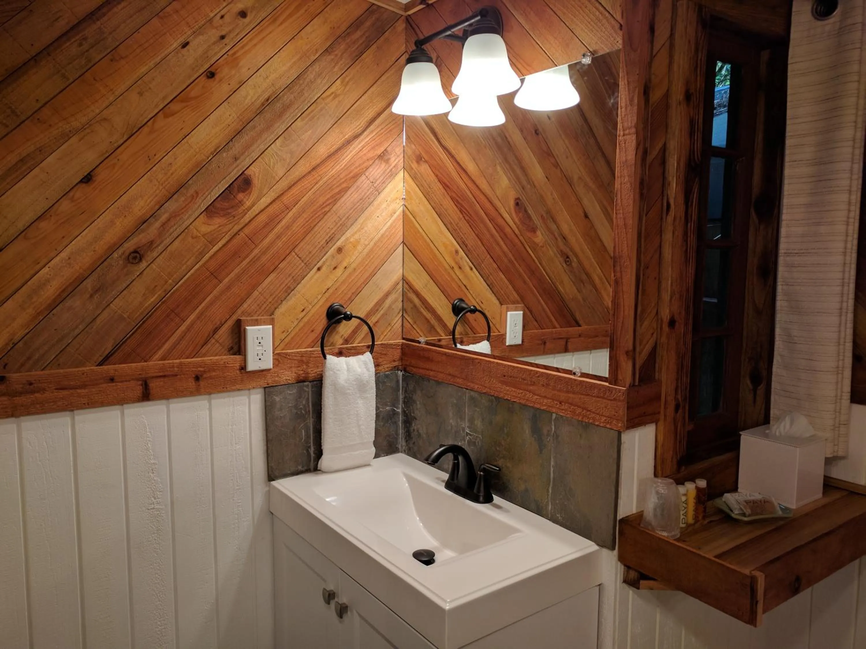 Bathroom in Emerald Forest Cabins