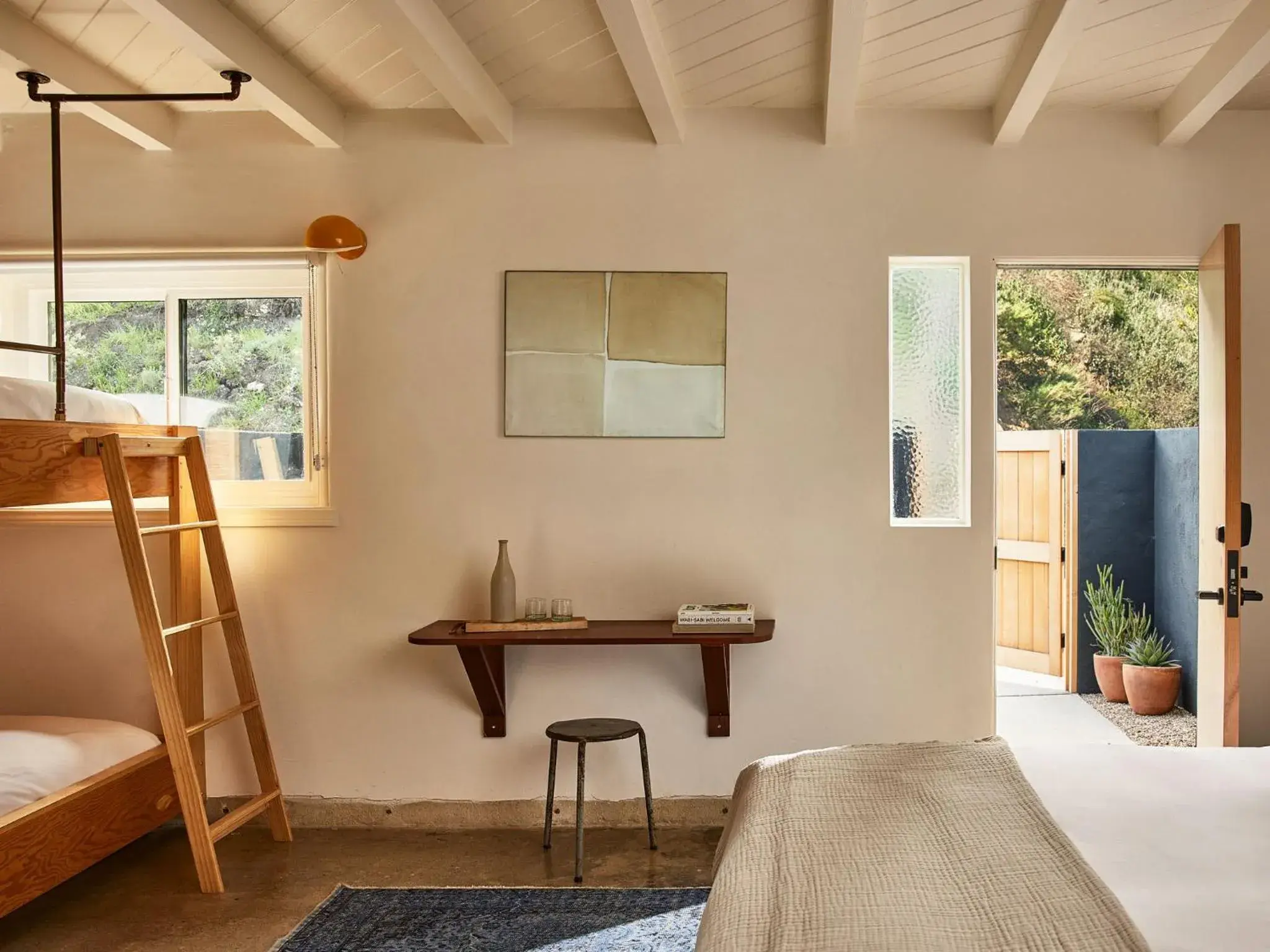 Deluxe Bungalow in Hotel June Malibu Deluxe Bungalow in Hotel June Malibu