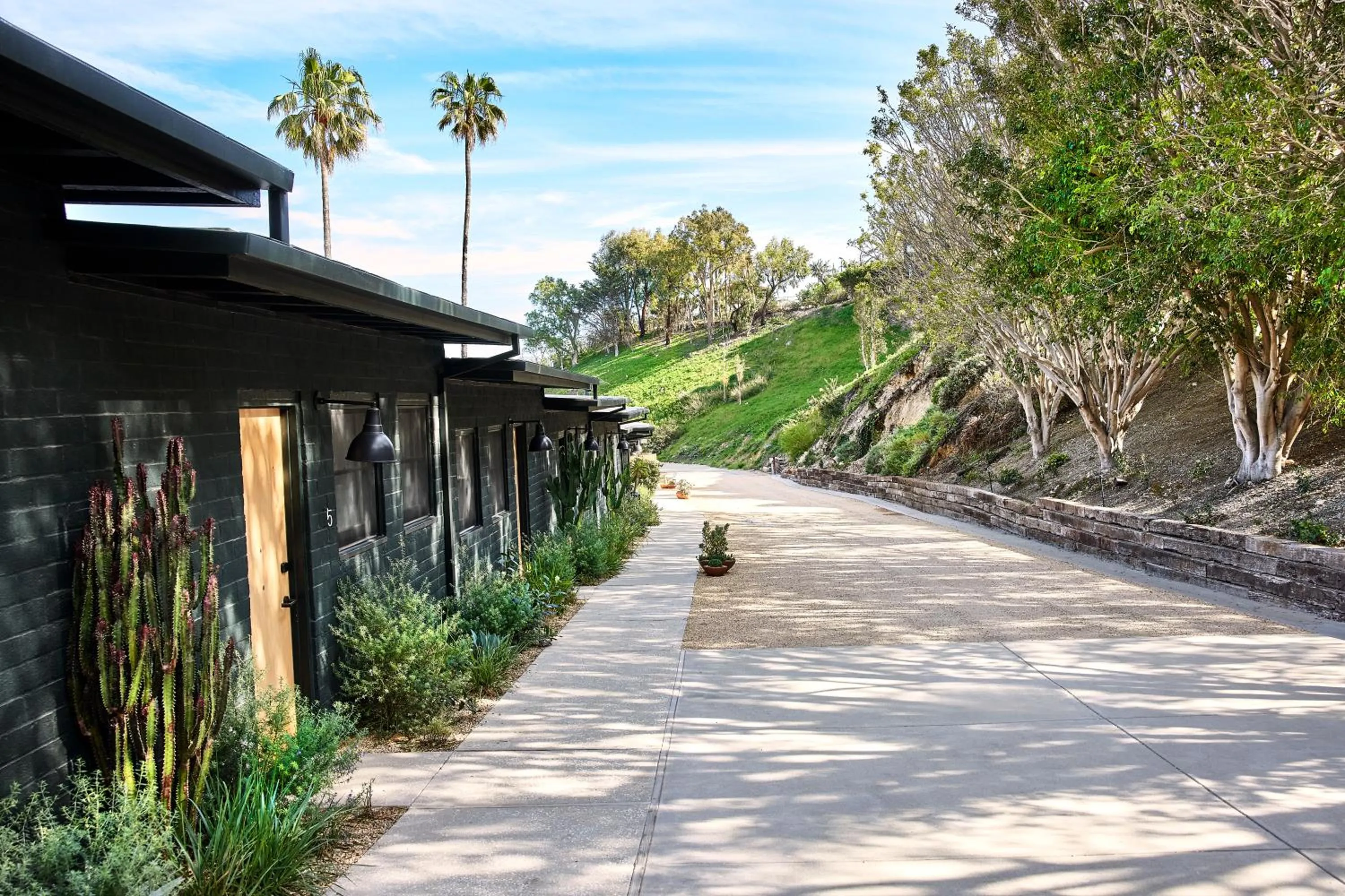 Facade/entrance in Hotel June Malibu