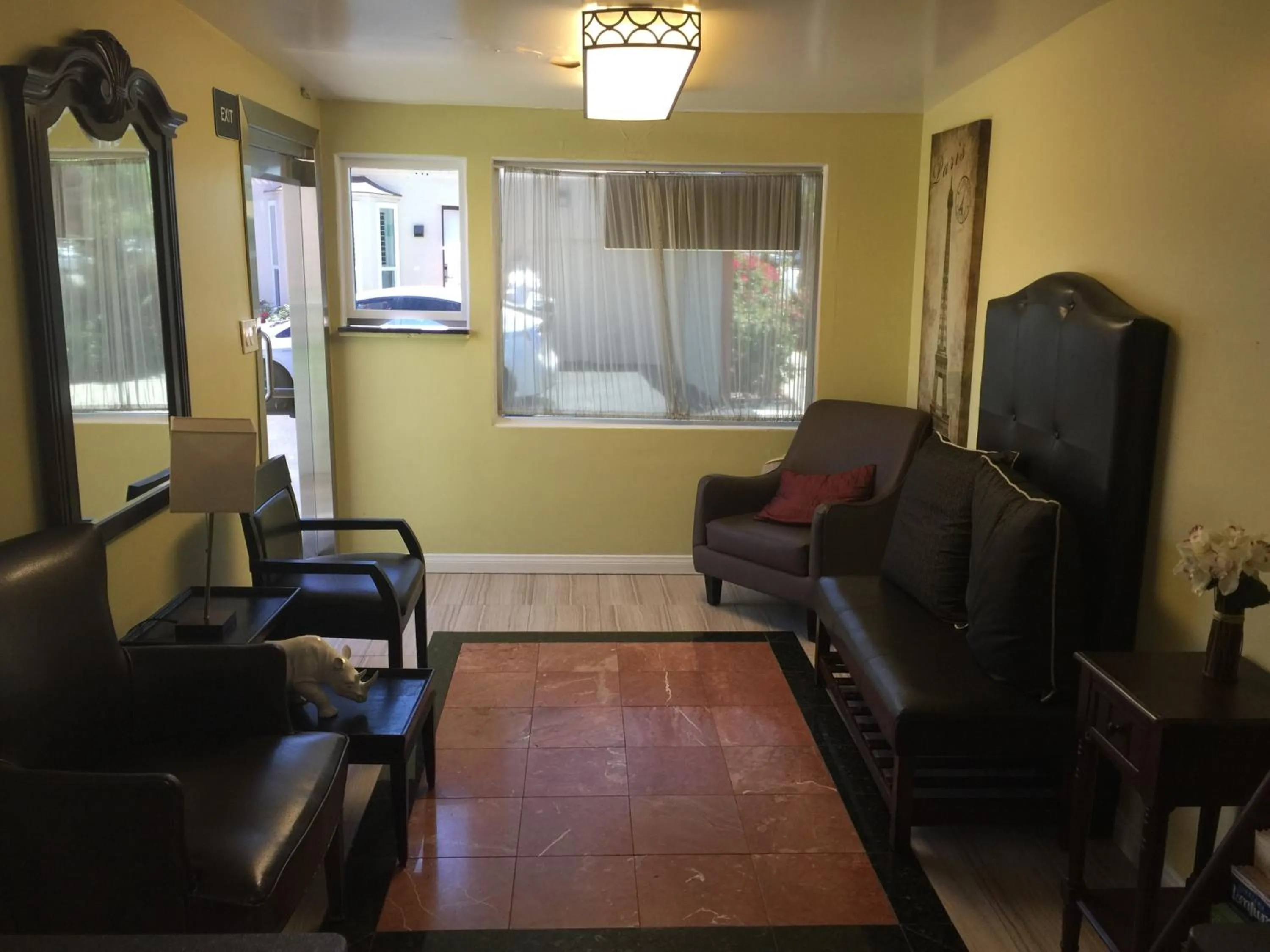 Day in El Royale Hotel - Near Universal Studios Hollywood