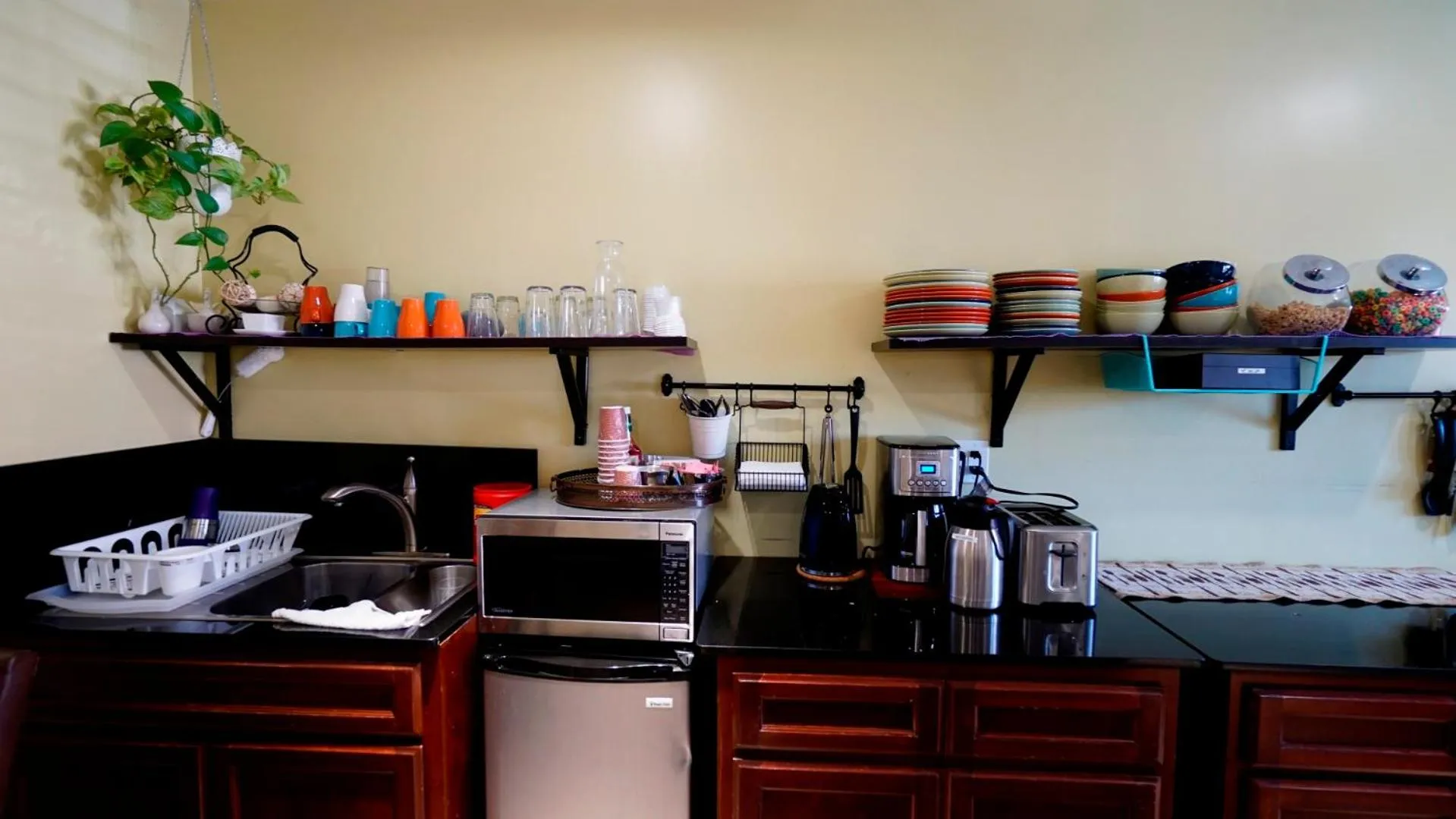 Breakfast in El Royale Hotel - Near Universal Studios Hollywood