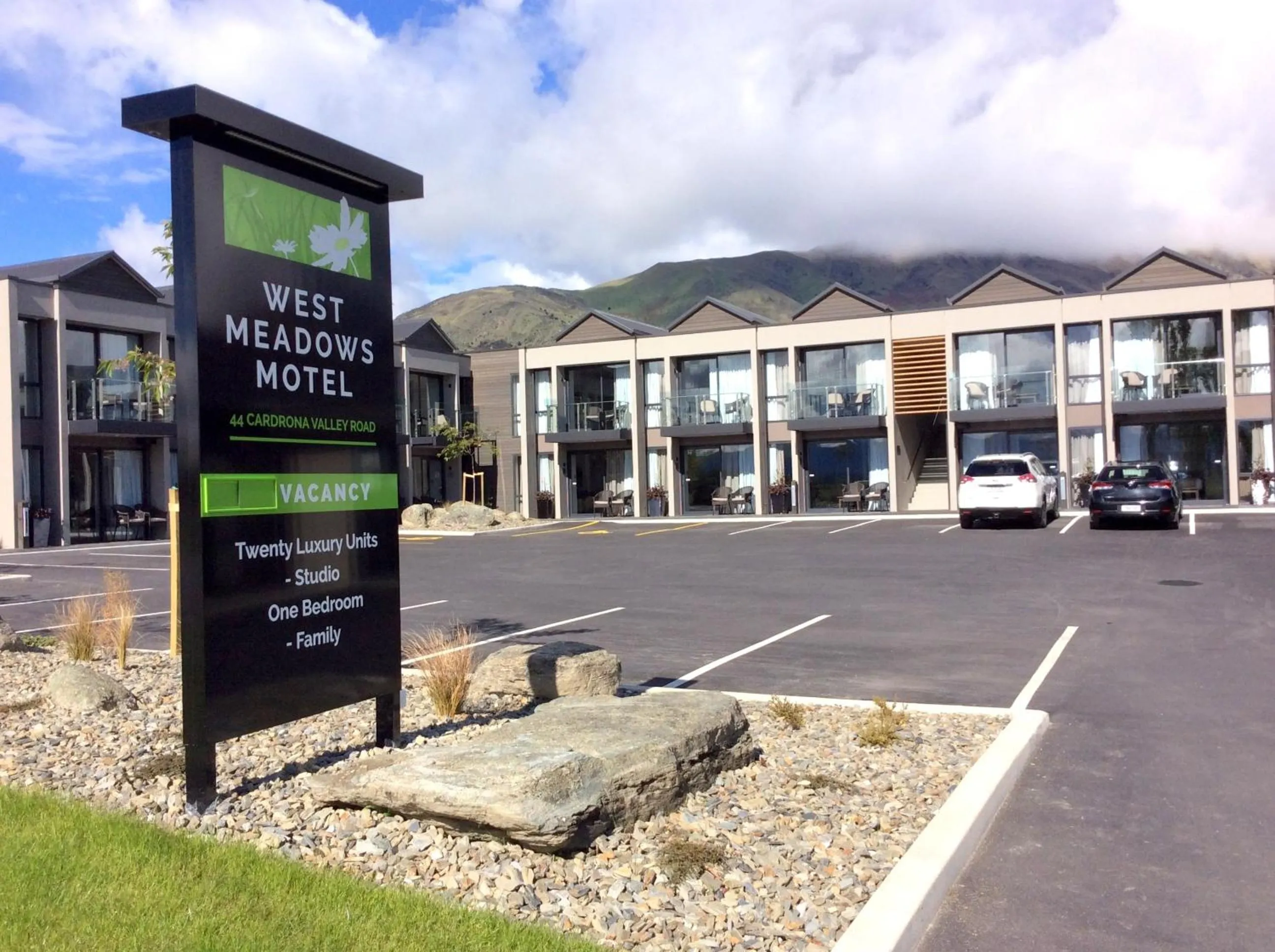 Facade/entrance in West Meadows of Wanaka