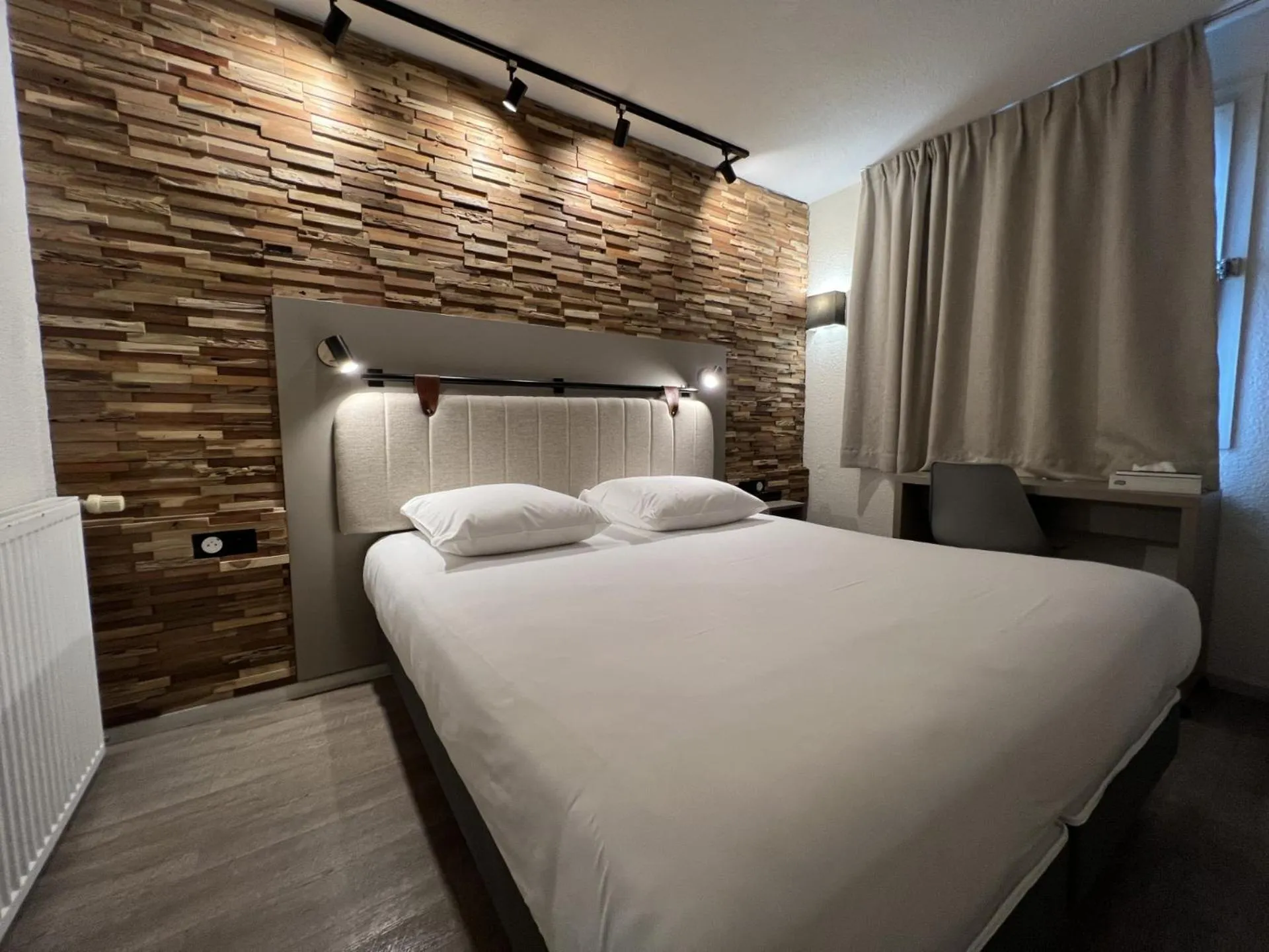 Bed in Tulip Inn Beaune