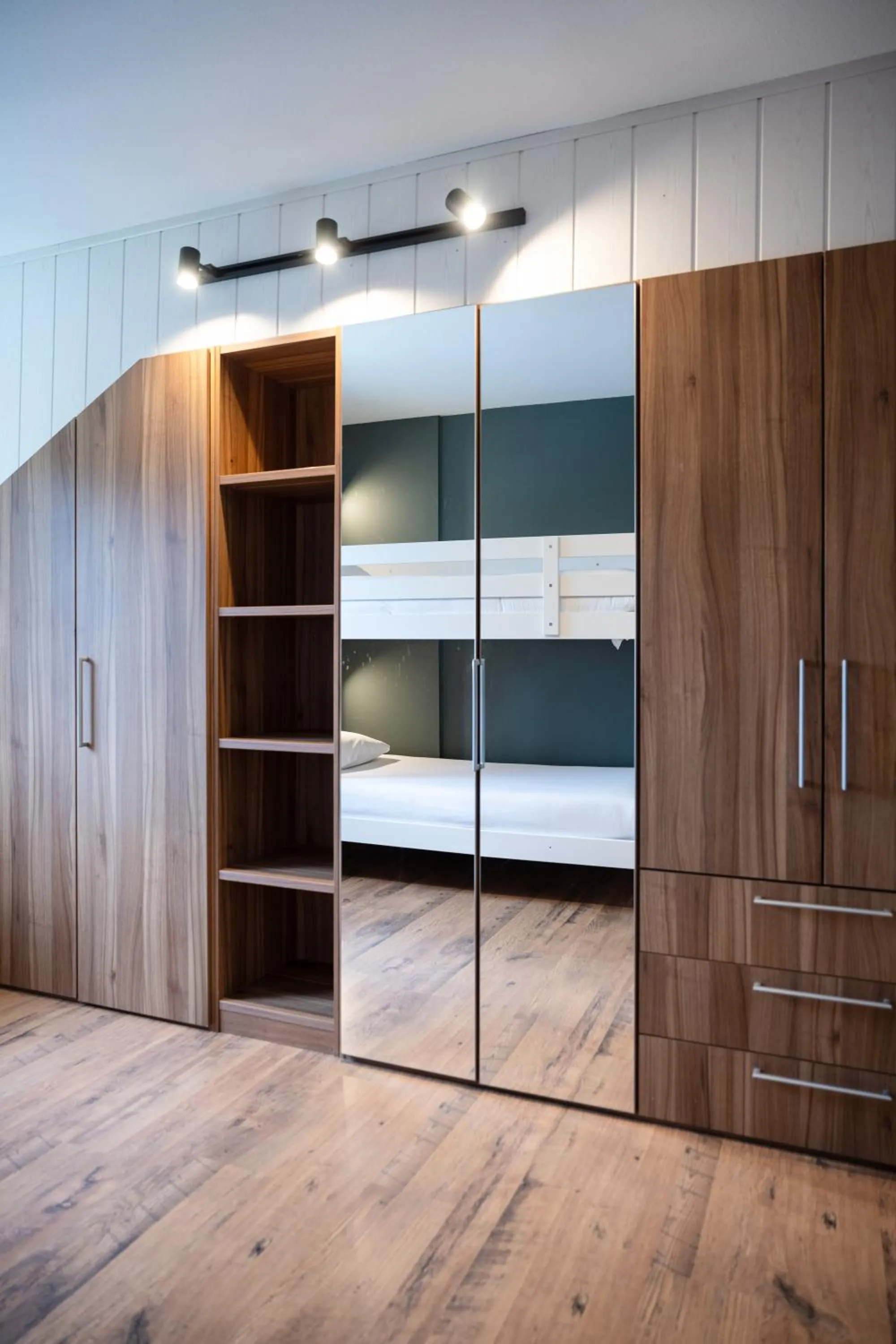 Photo of the whole room, Bed in Tulip Inn Beaune