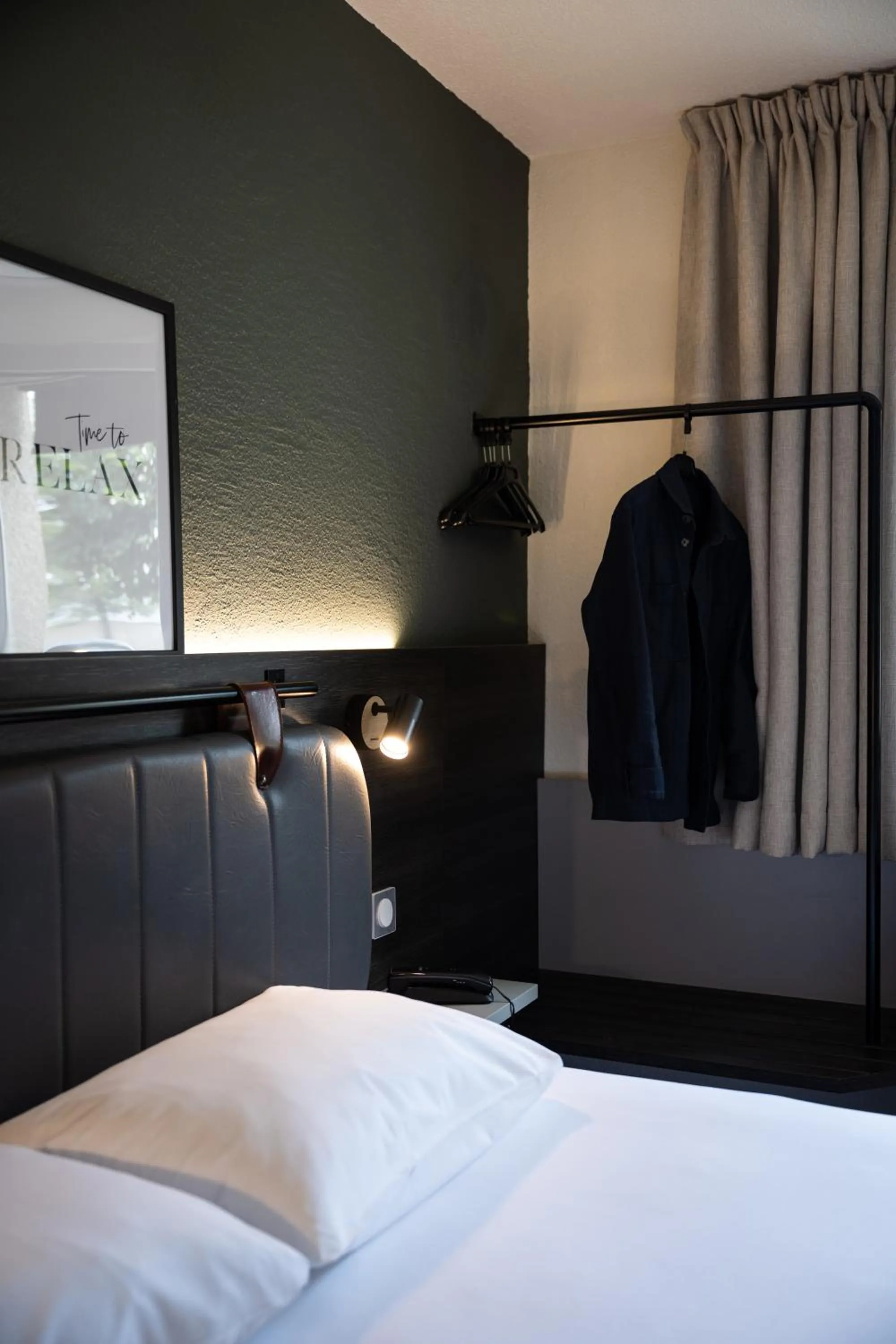 Bedroom, Bed in Tulip Inn Beaune