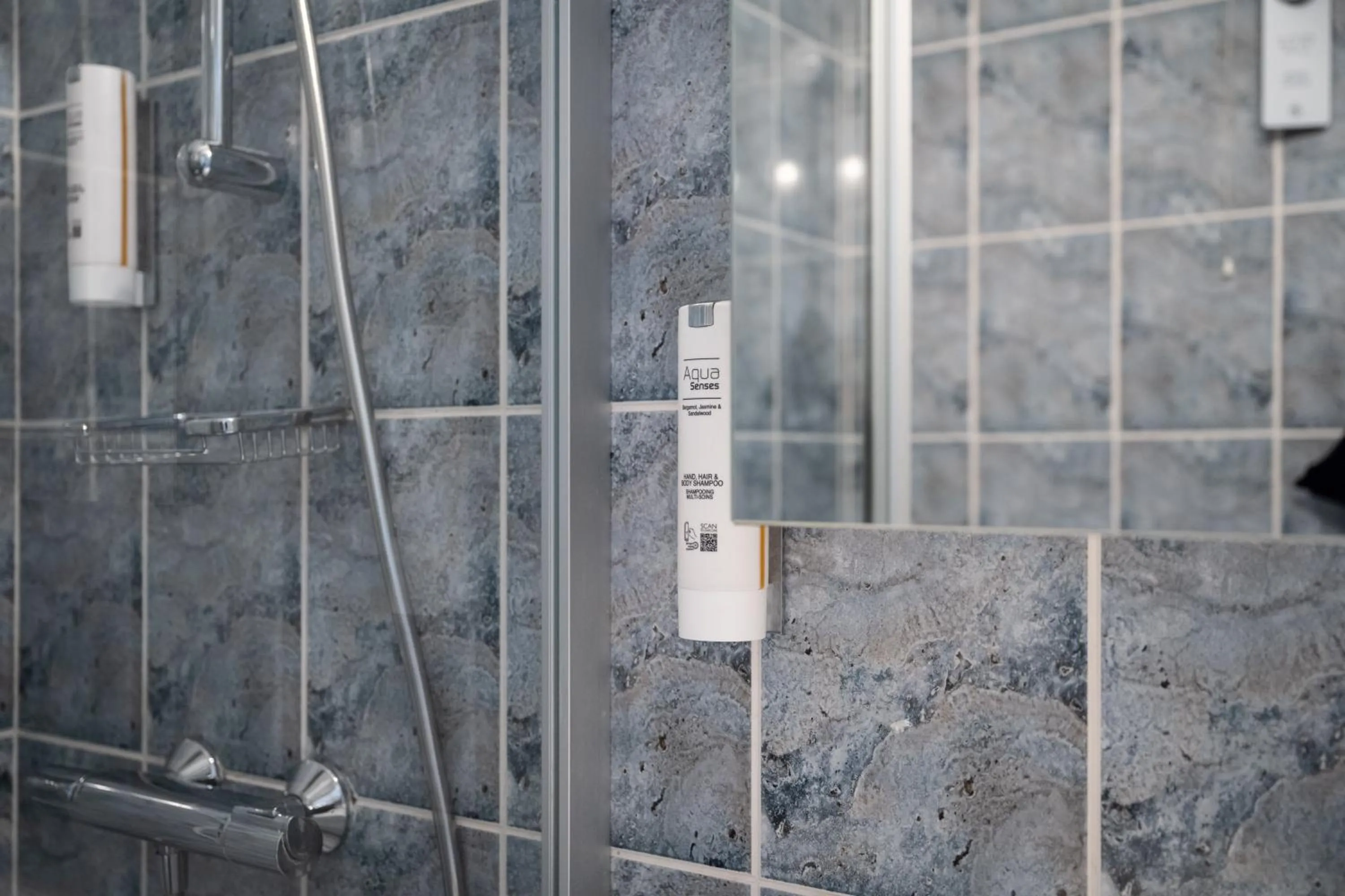 Bathroom in Tulip Inn Beaune