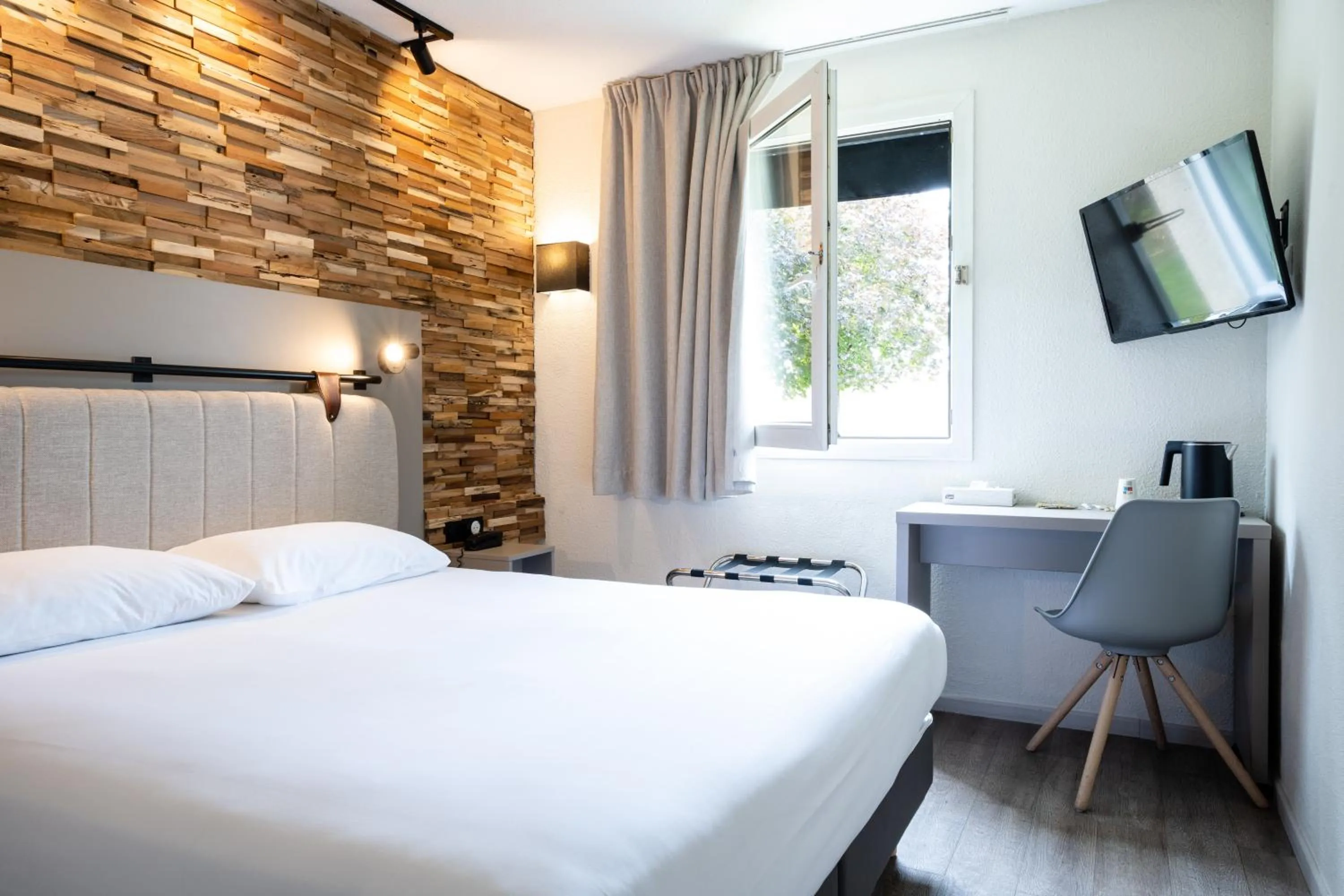 Bedroom, Bed in Tulip Inn Beaune