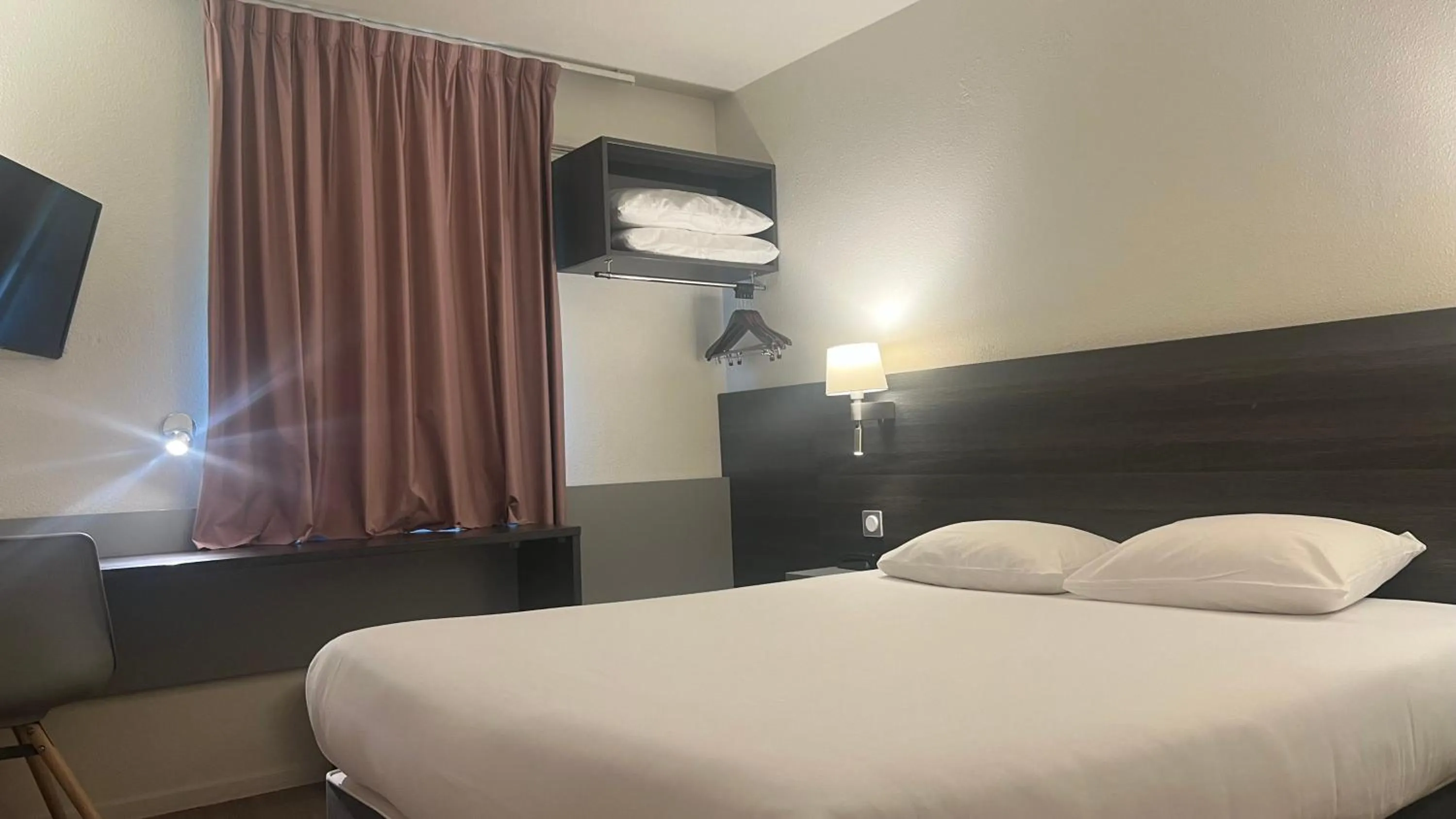 Bed in Tulip Inn Beaune