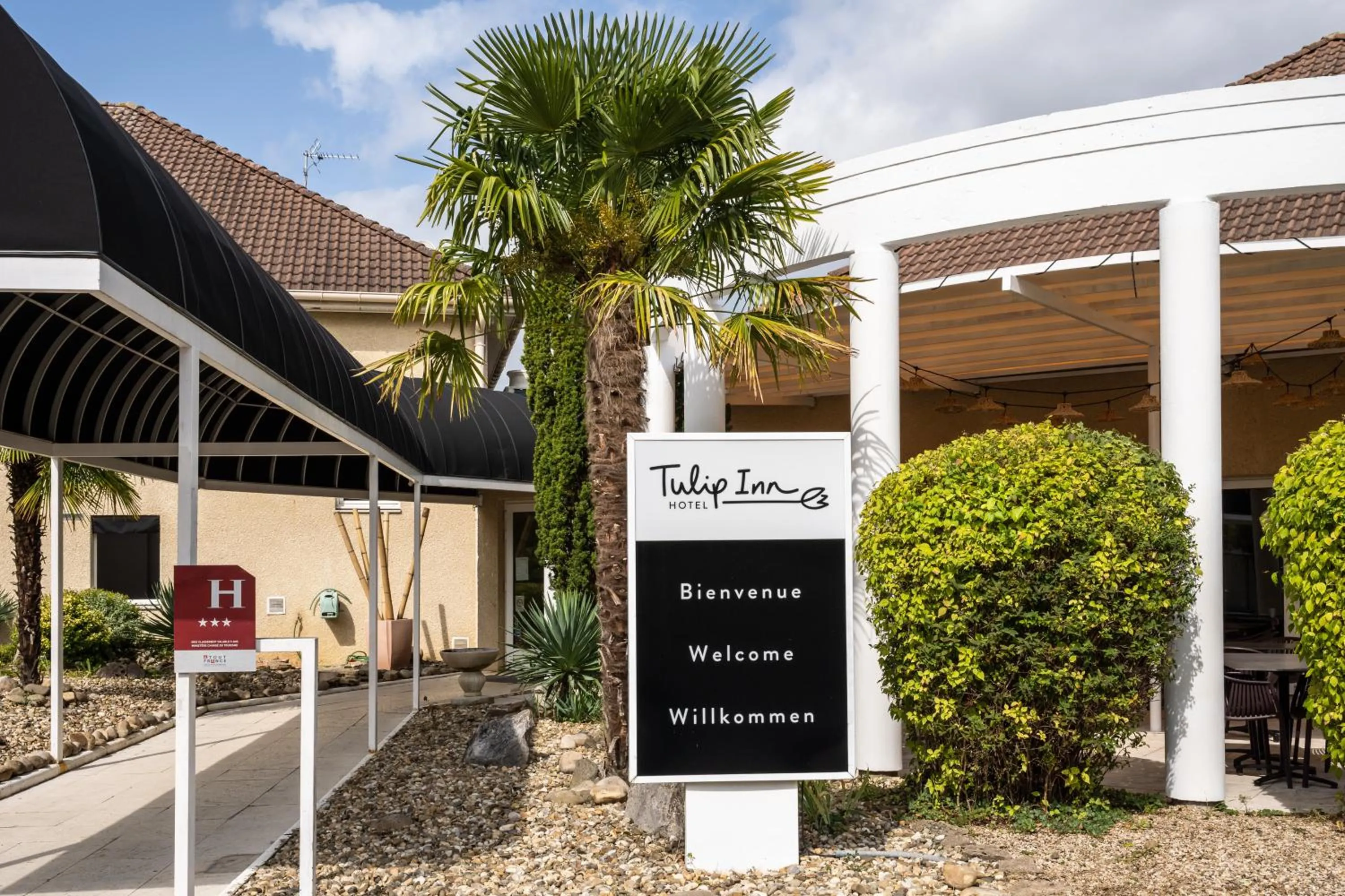 Property building in Tulip Inn Beaune