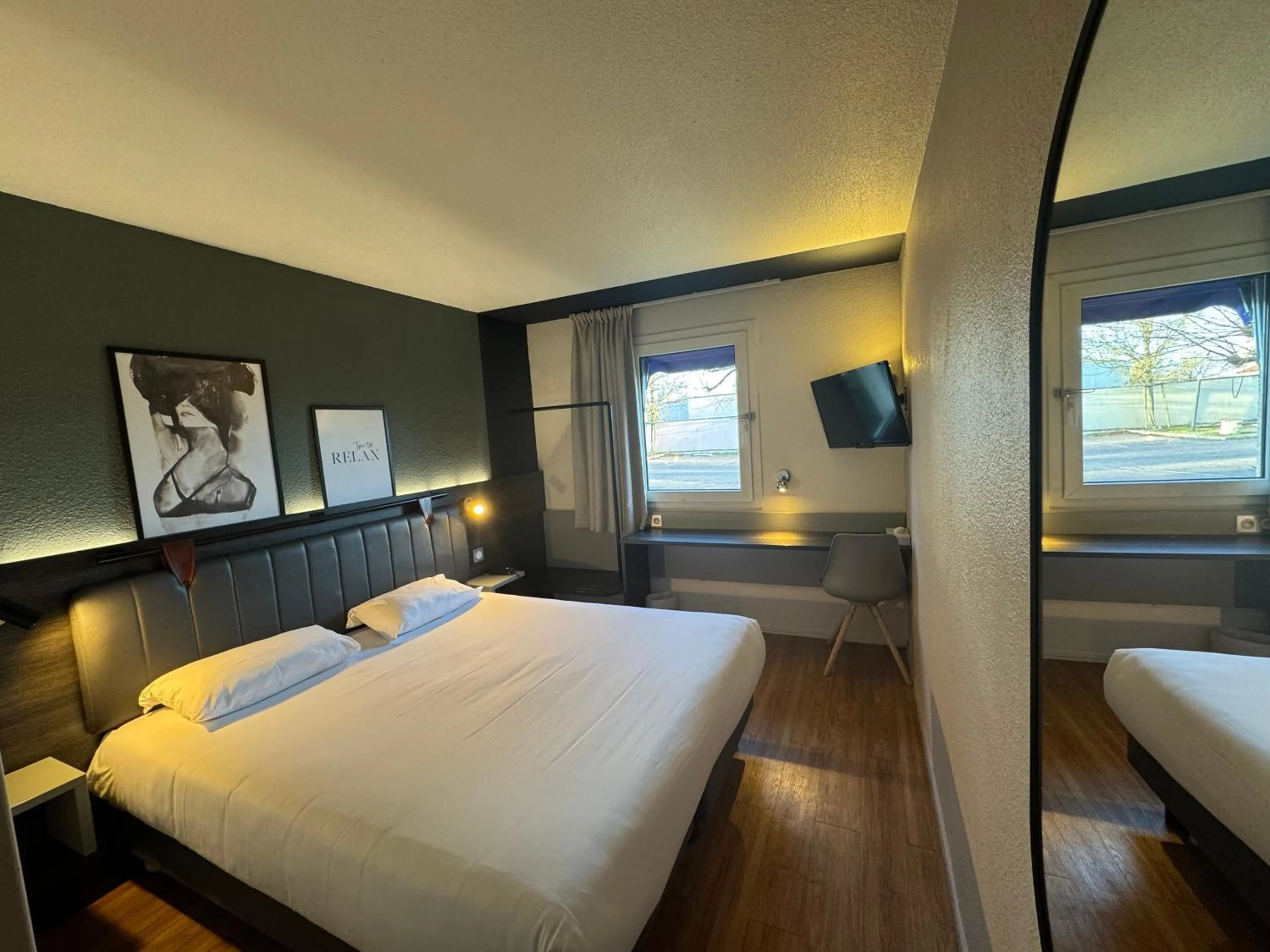 Bed in Tulip Inn Beaune