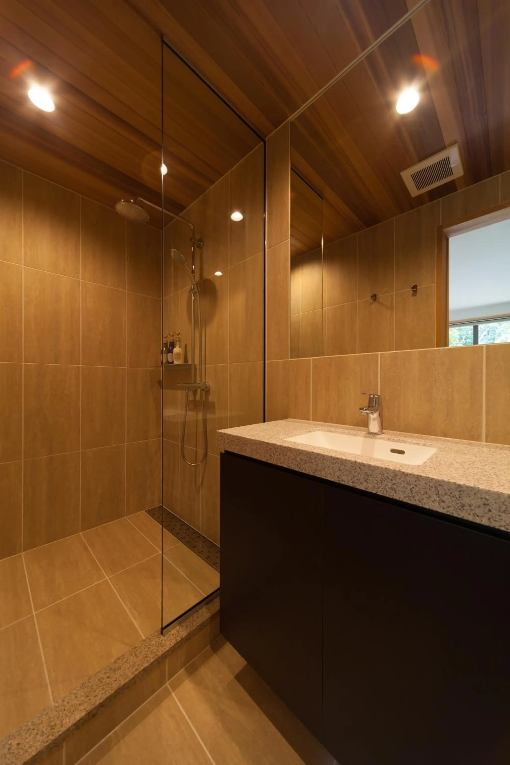 Bathroom in Solar Chalets by HHG
