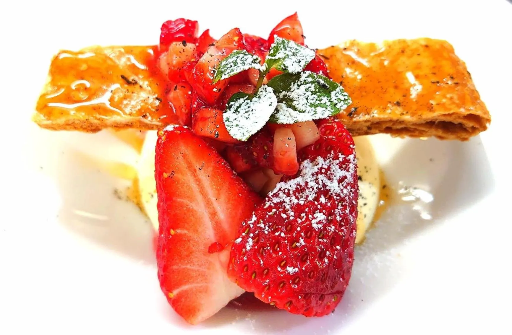 Food and drinks in Phoenix Hotel by HHG