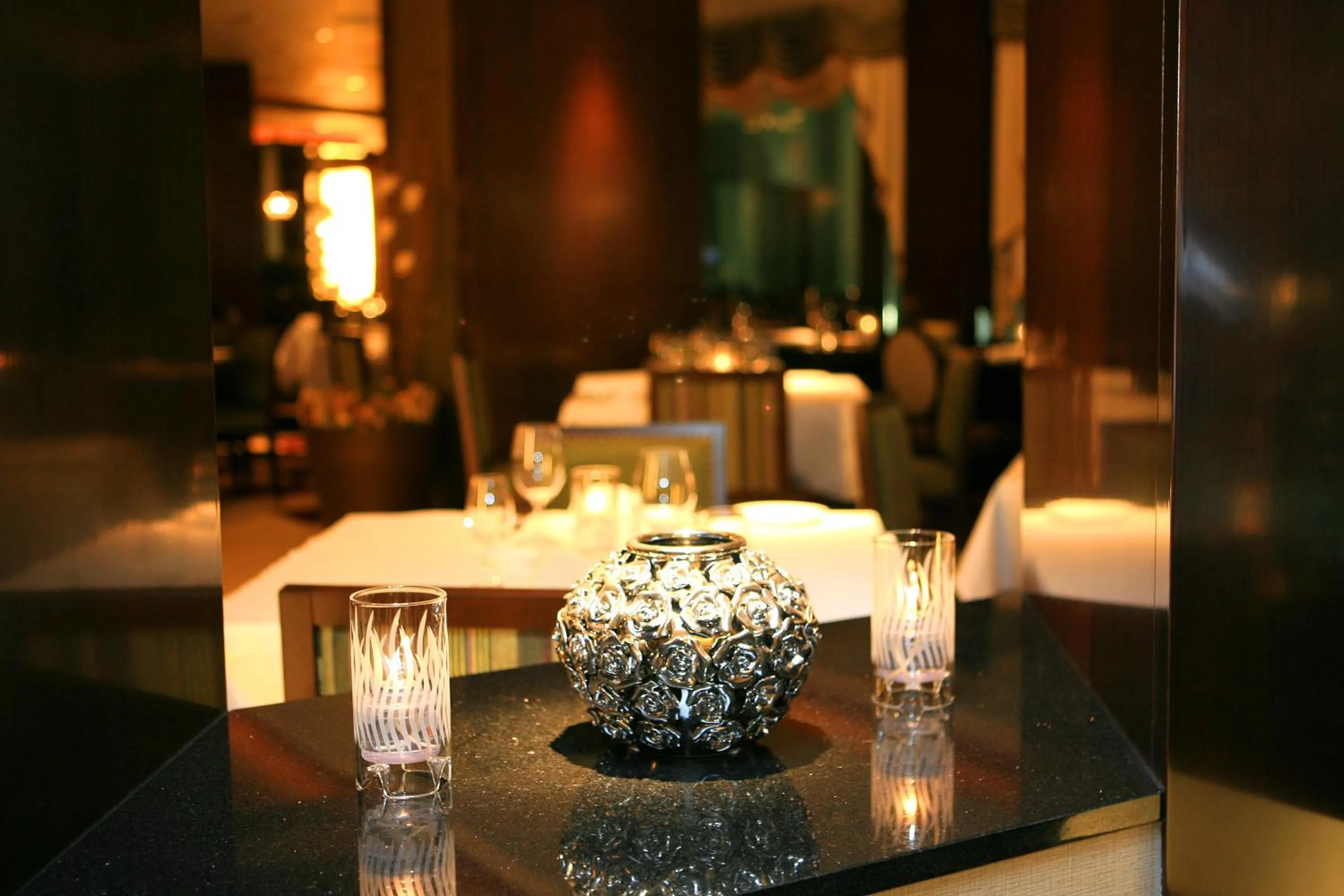 Restaurant/places to eat in Phoenix Hotel by HHG