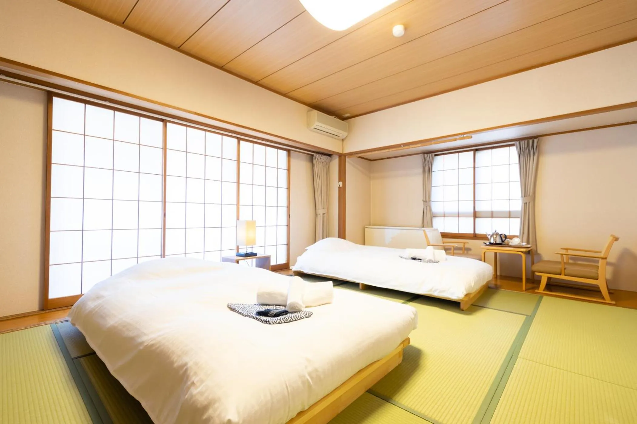 Photo of the whole room, Bed in Phoenix Hotel by HHG