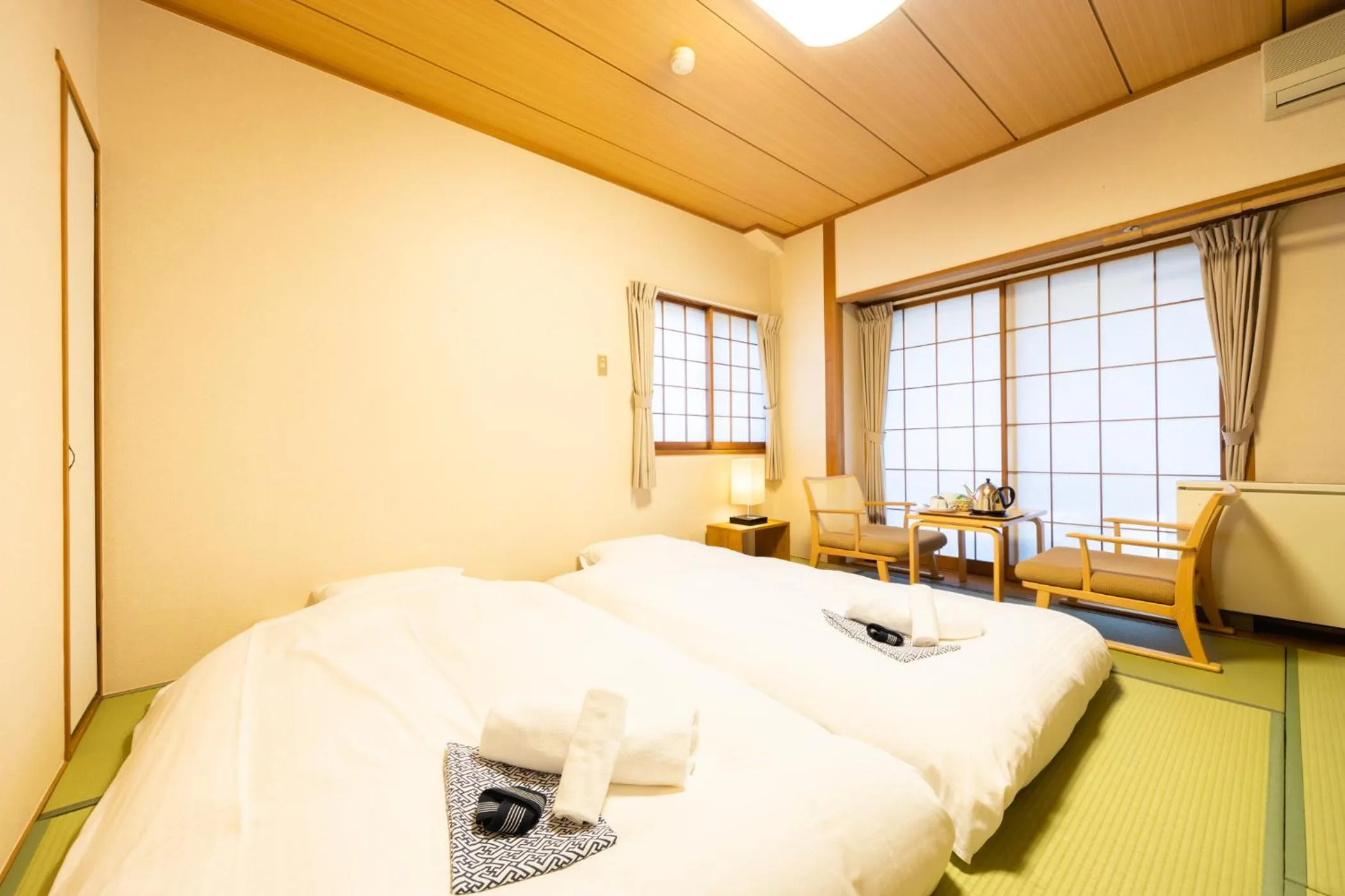 Photo of the whole room, Bed in Phoenix Hotel by HHG