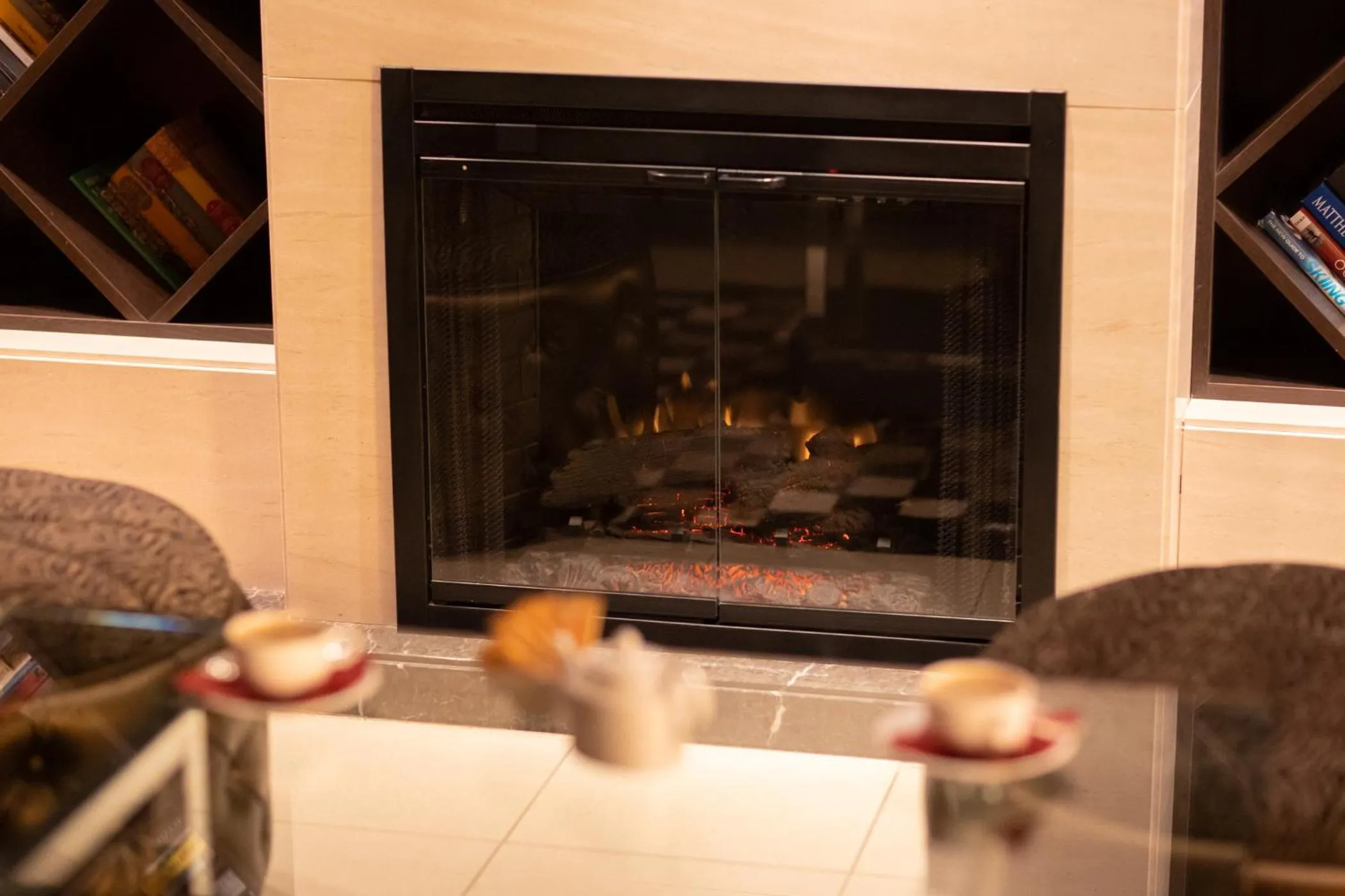 Lounge or bar in Phoenix Hotel by HHG