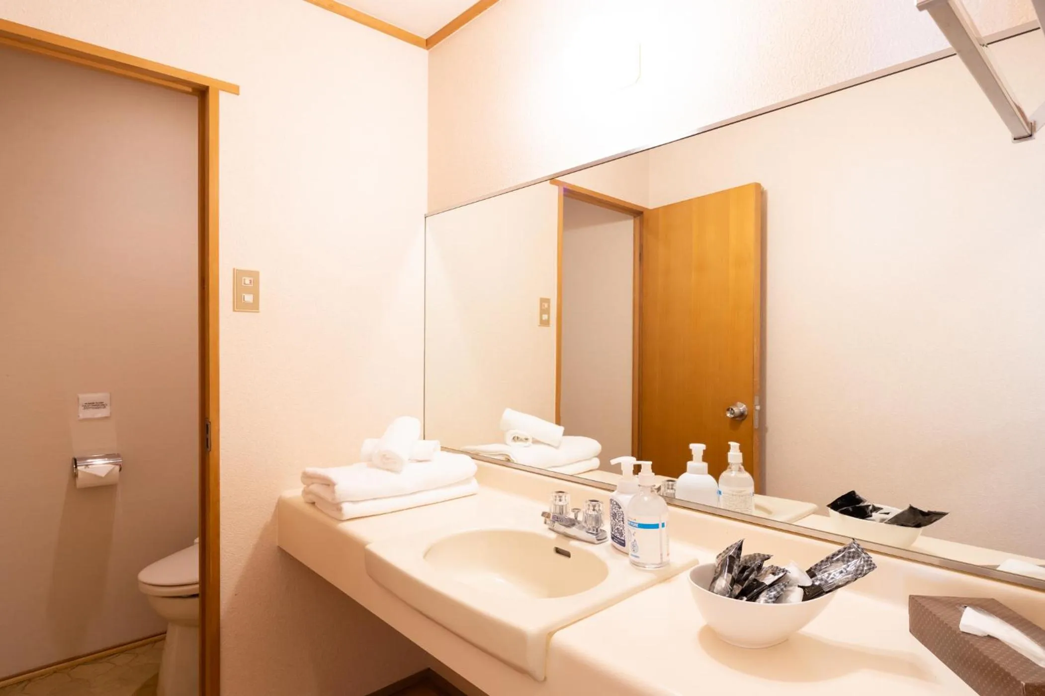 Bathroom in Phoenix Hotel by HHG