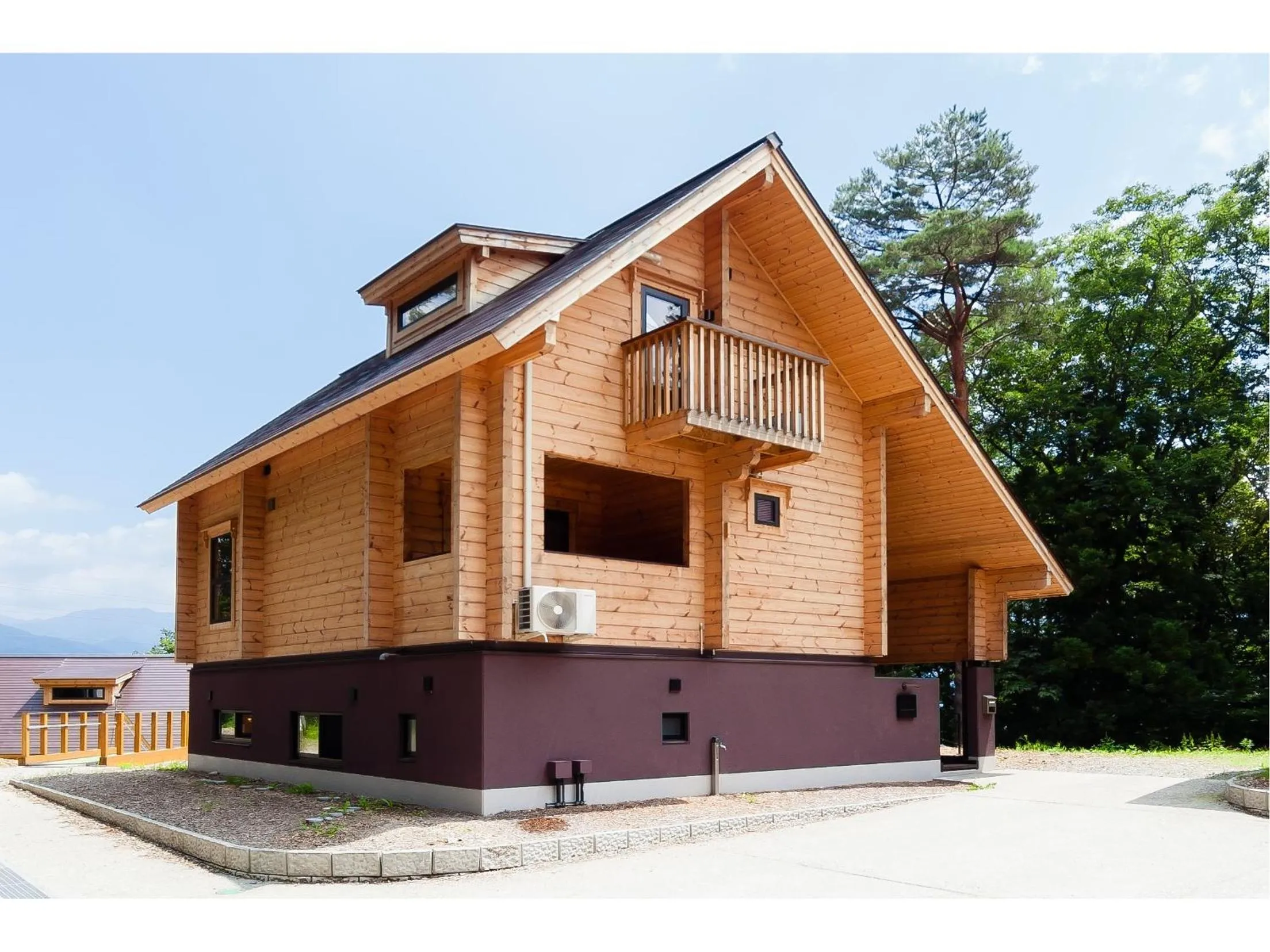 Property building in Wadano Woods by HHG