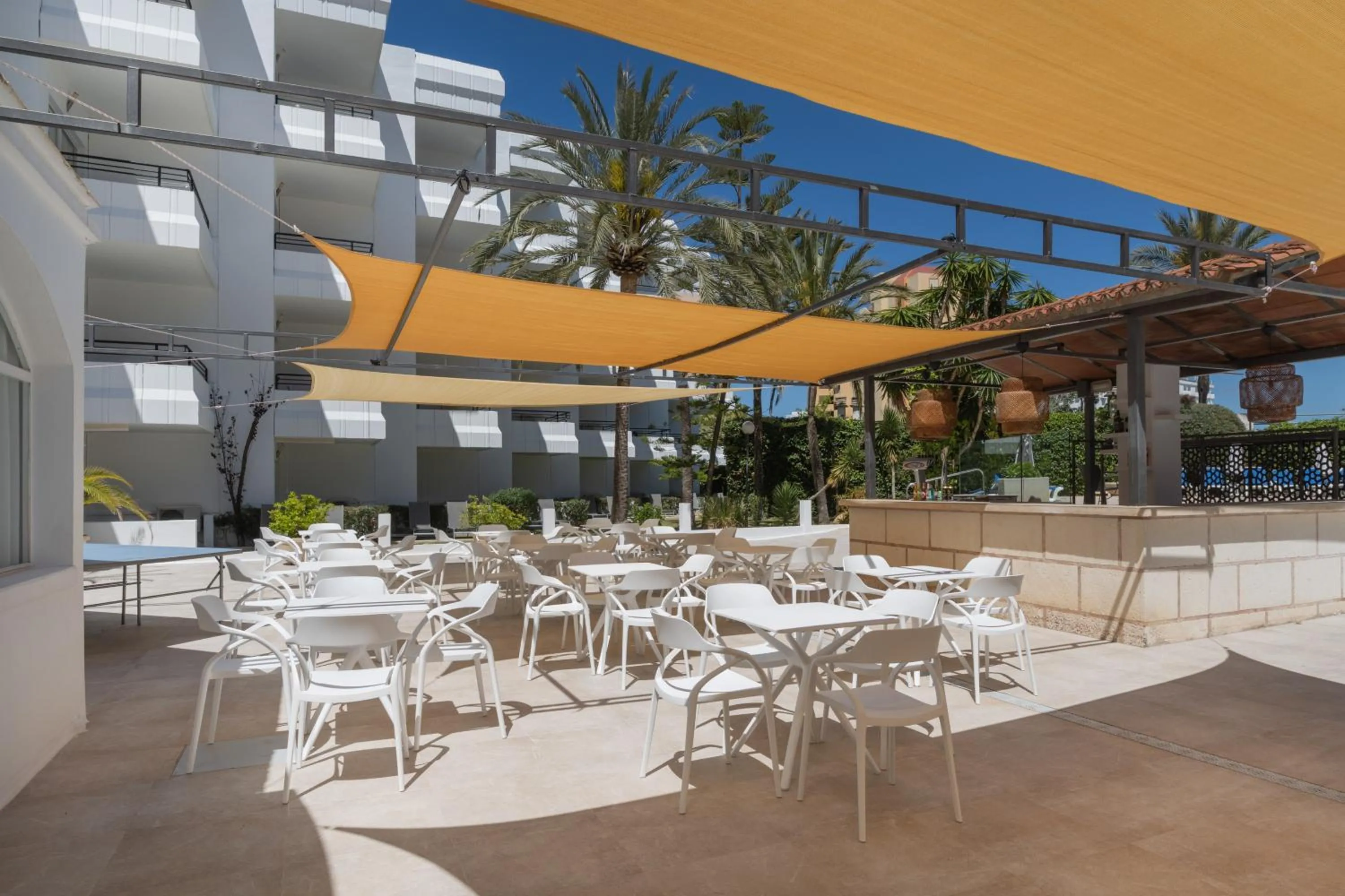 Dining area in Sol Lunamar Palmanova Apartamentos - Adults Only