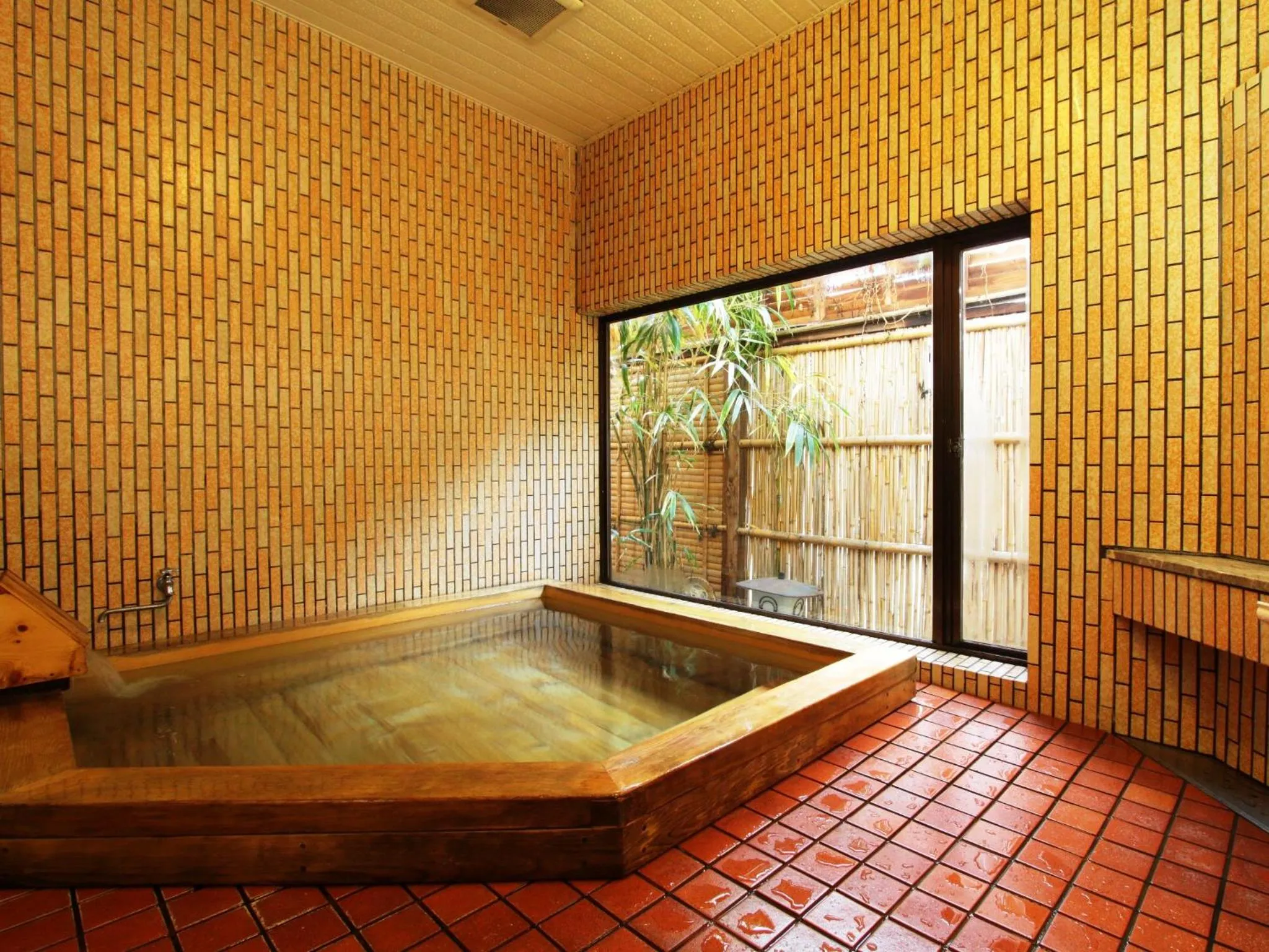 Bathroom in Ena Totaro